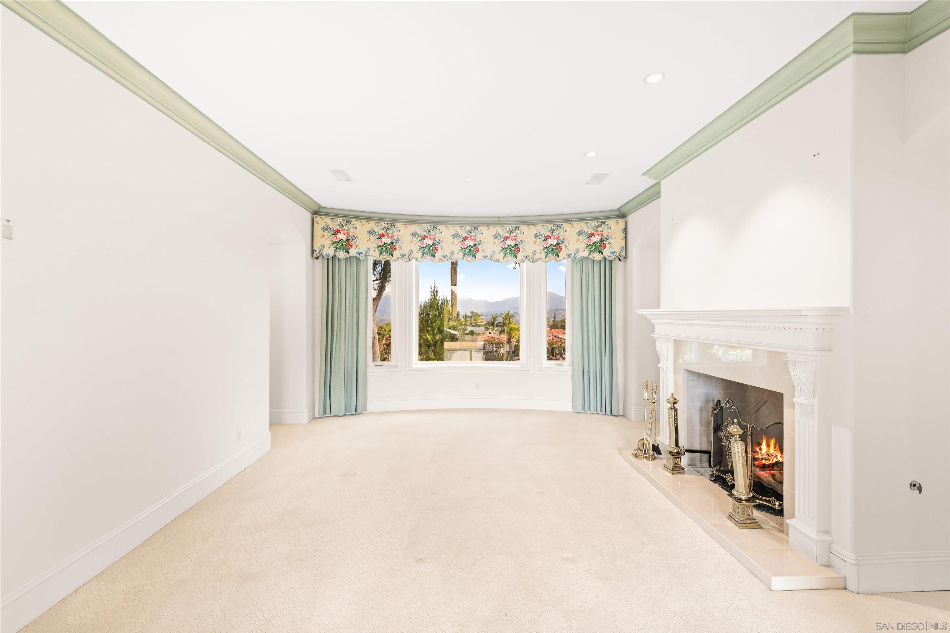 Detail Gallery Image 16 of 56 For 12131  View Pointe Row, San Diego,  CA 92128 - 4 Beds | 3/1 Baths