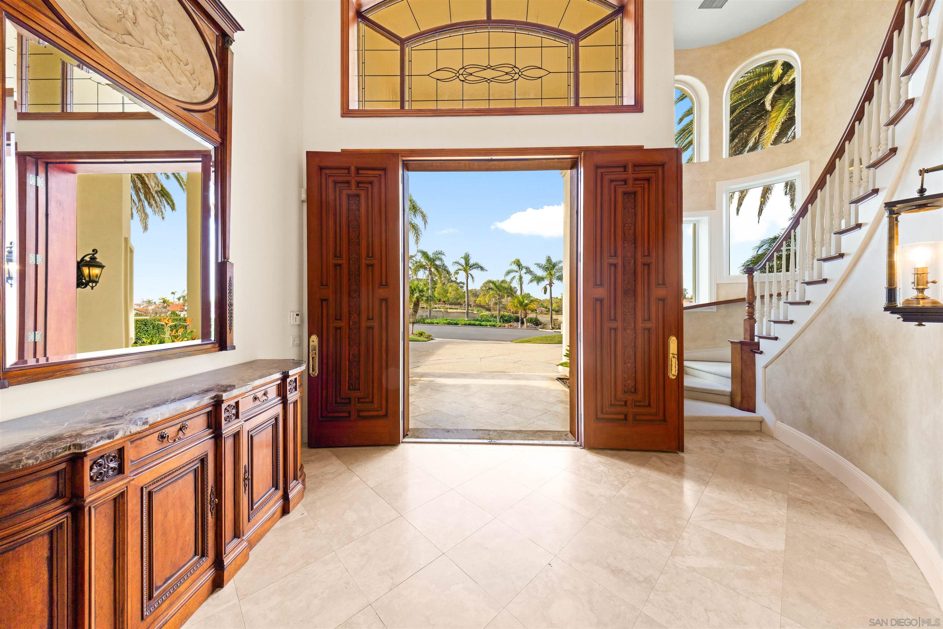 Detail Gallery Image 17 of 56 For 12131  View Pointe Row, San Diego,  CA 92128 - 4 Beds | 3/1 Baths