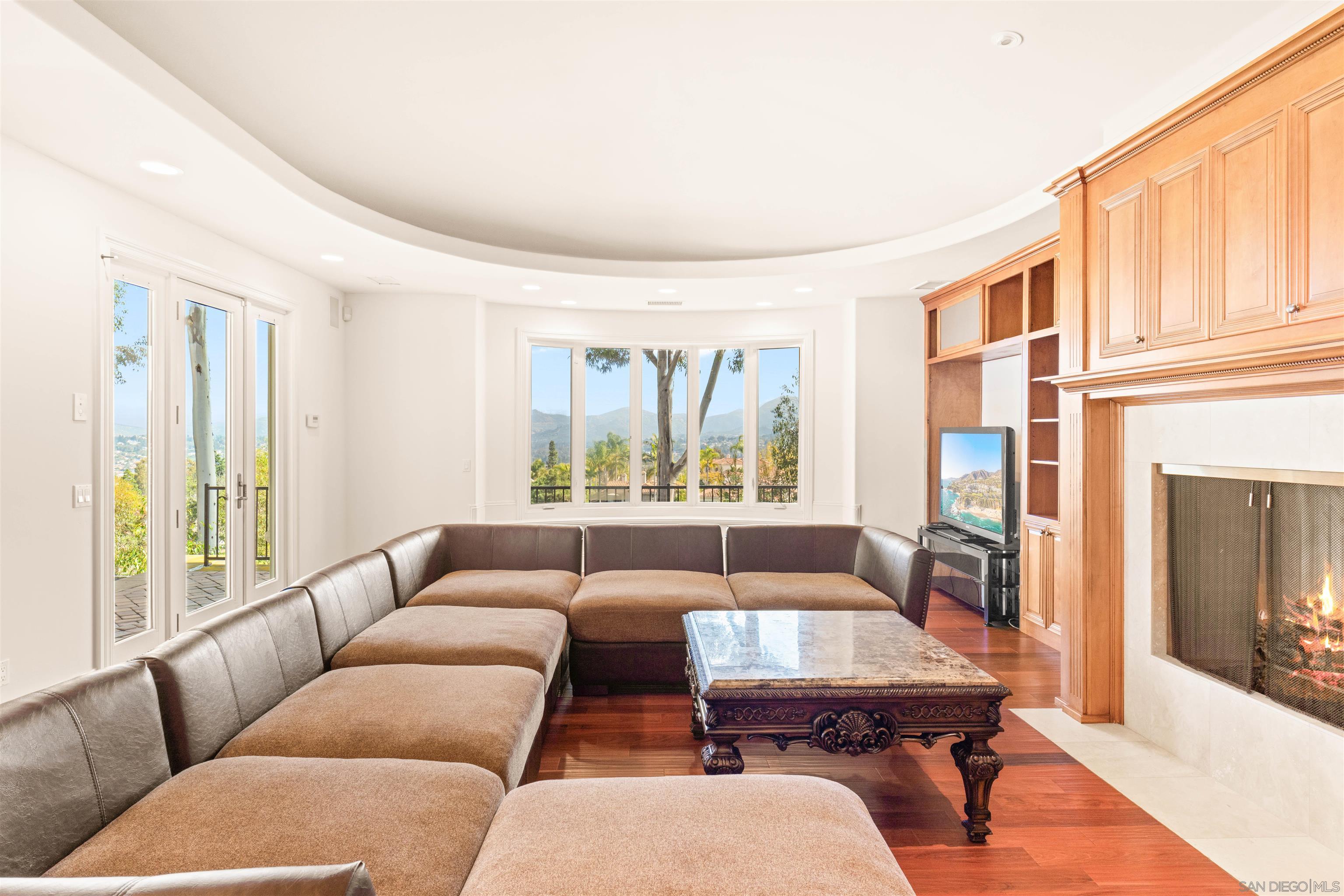 Detail Gallery Image 26 of 56 For 12131  View Pointe Row, San Diego,  CA 92128 - 4 Beds | 3/1 Baths