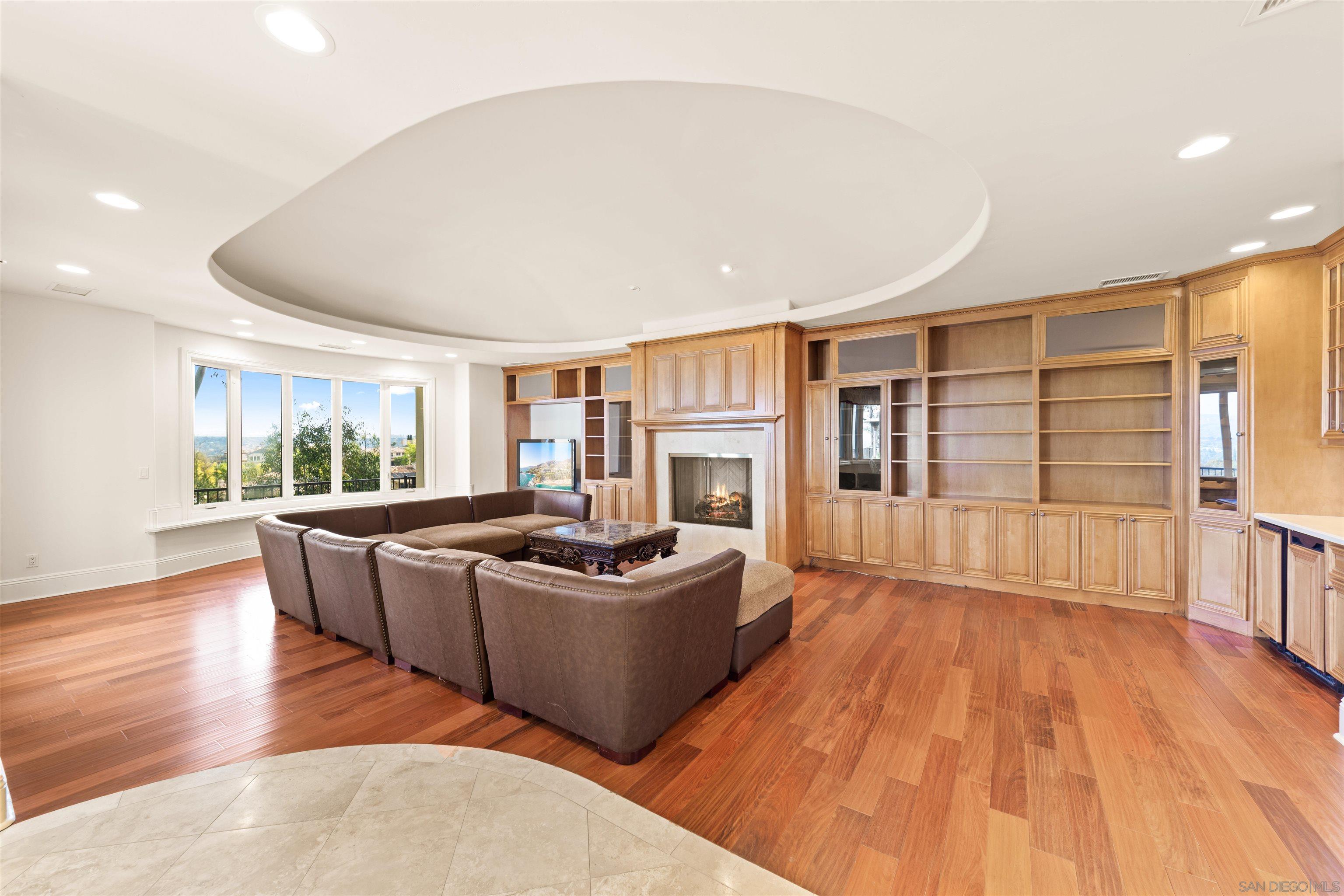 Detail Gallery Image 27 of 56 For 12131  View Pointe Row, San Diego,  CA 92128 - 4 Beds | 3/1 Baths