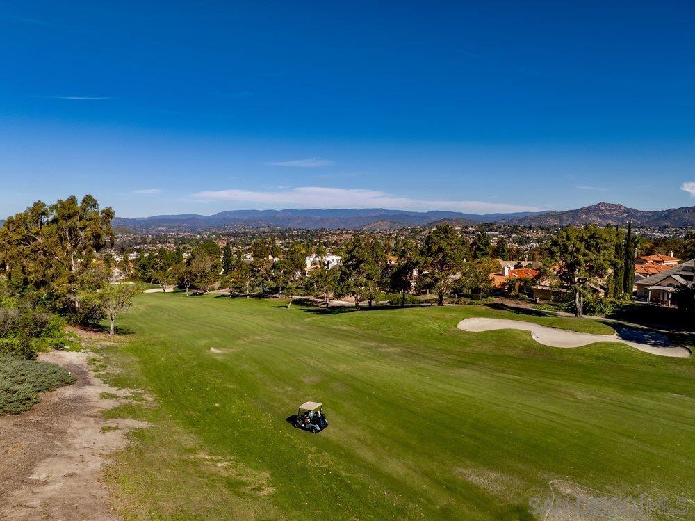 Detail Gallery Image 4 of 56 For 12131  View Pointe Row, San Diego,  CA 92128 - 4 Beds | 3/1 Baths