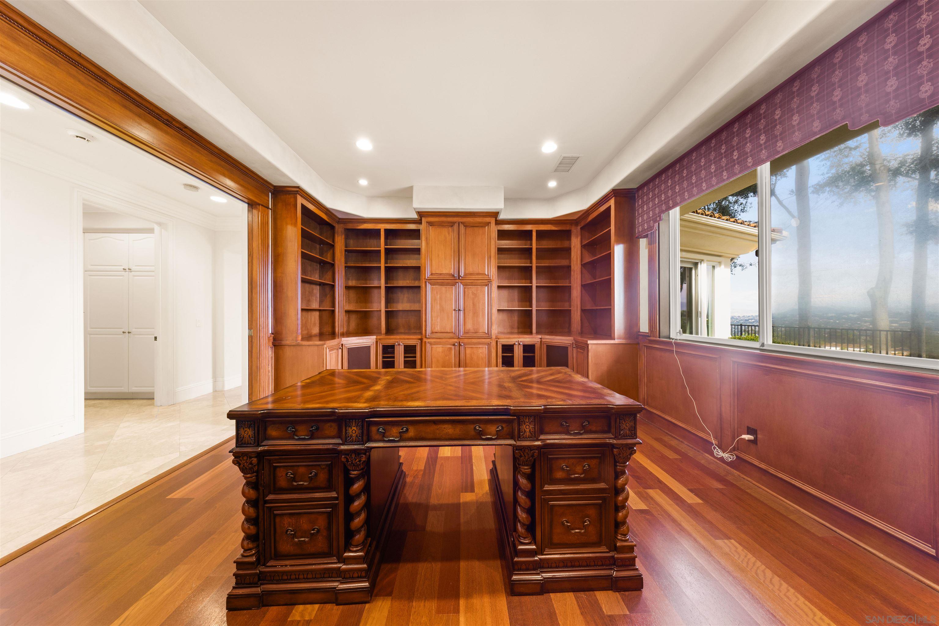 Detail Gallery Image 37 of 56 For 12131  View Pointe Row, San Diego,  CA 92128 - 4 Beds | 3/1 Baths