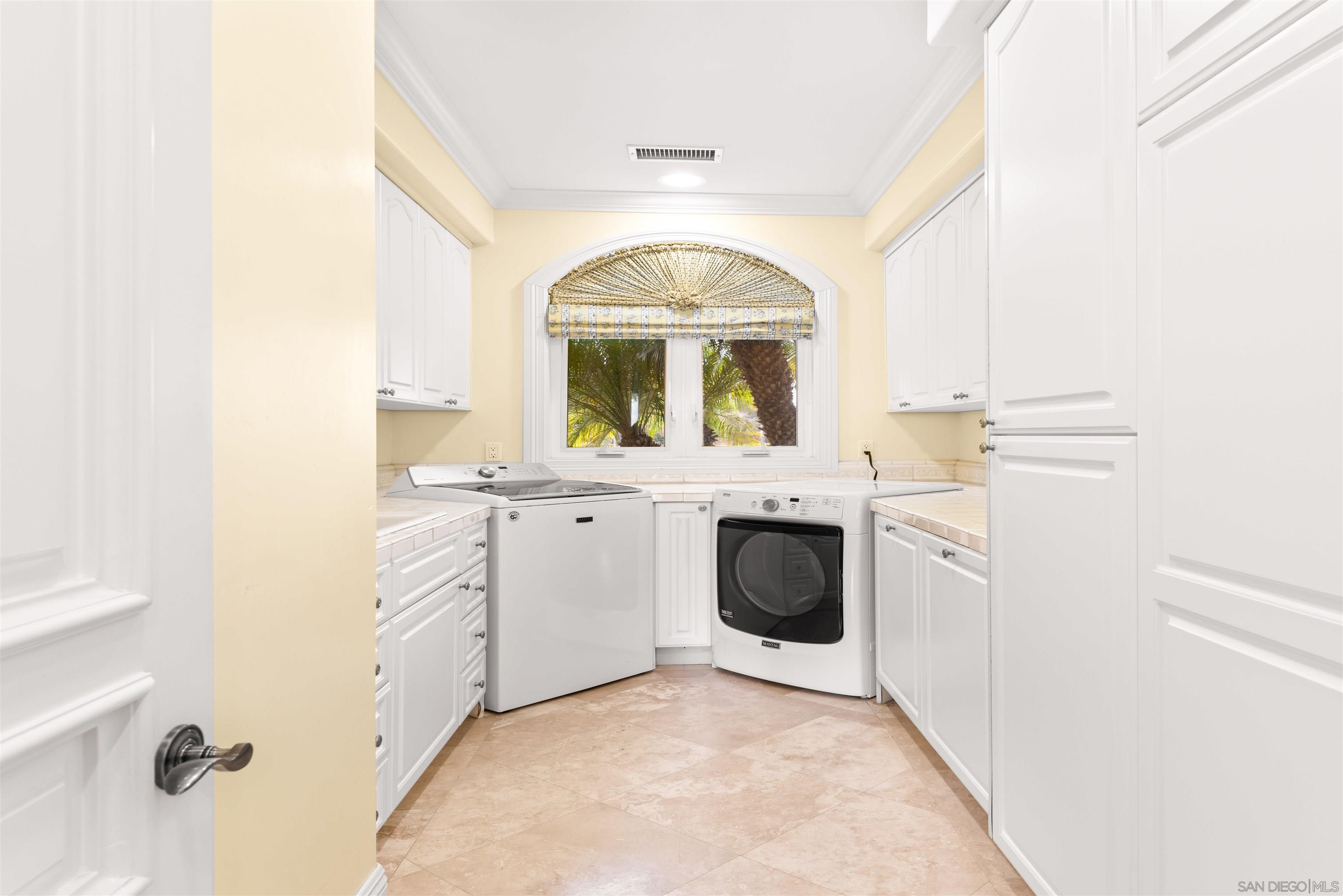 Detail Gallery Image 38 of 56 For 12131  View Pointe Row, San Diego,  CA 92128 - 4 Beds | 3/1 Baths