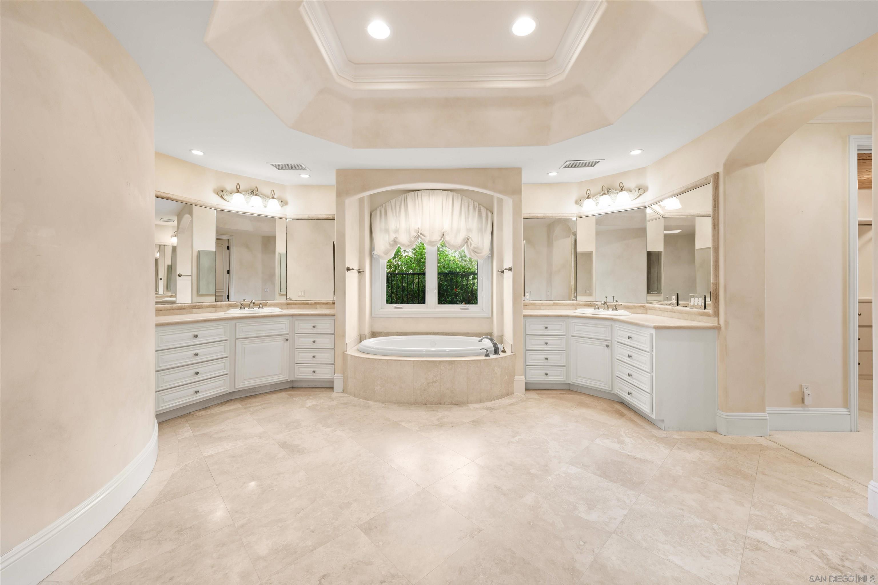 Detail Gallery Image 44 of 56 For 12131  View Pointe Row, San Diego,  CA 92128 - 4 Beds | 3/1 Baths