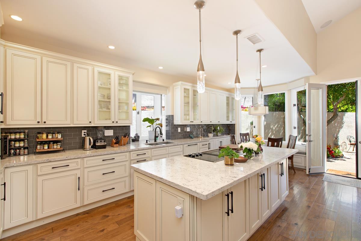 Detail Gallery Image 9 of 25 For 3040  Caminito Tercer Verde, Del Mar,  CA 92014 - 3 Beds | 2/1 Baths