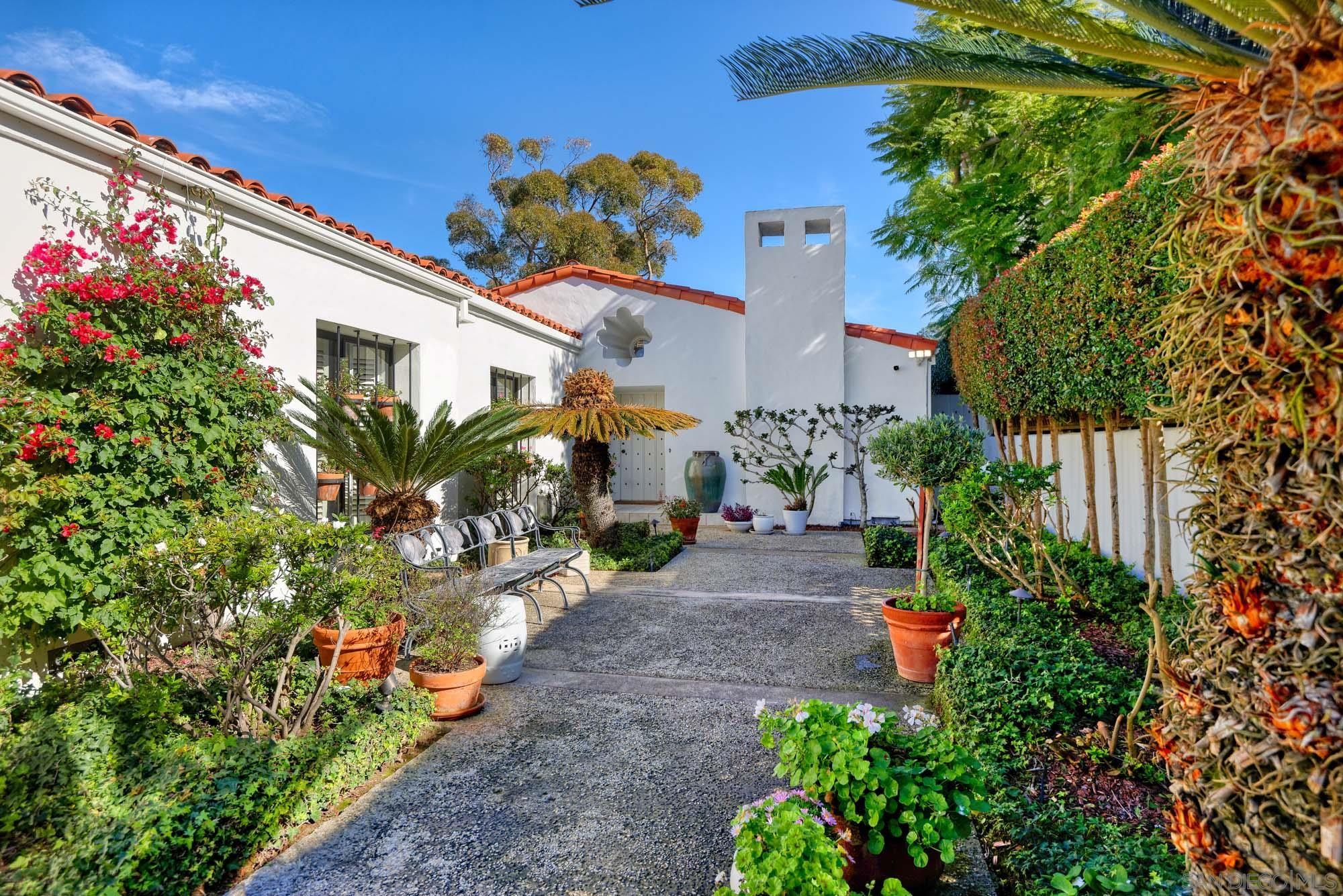 Detail Gallery Image 2 of 28 For 7733  Whitefield, La Jolla,  CA 92037 - 4 Beds | 4/1 Baths