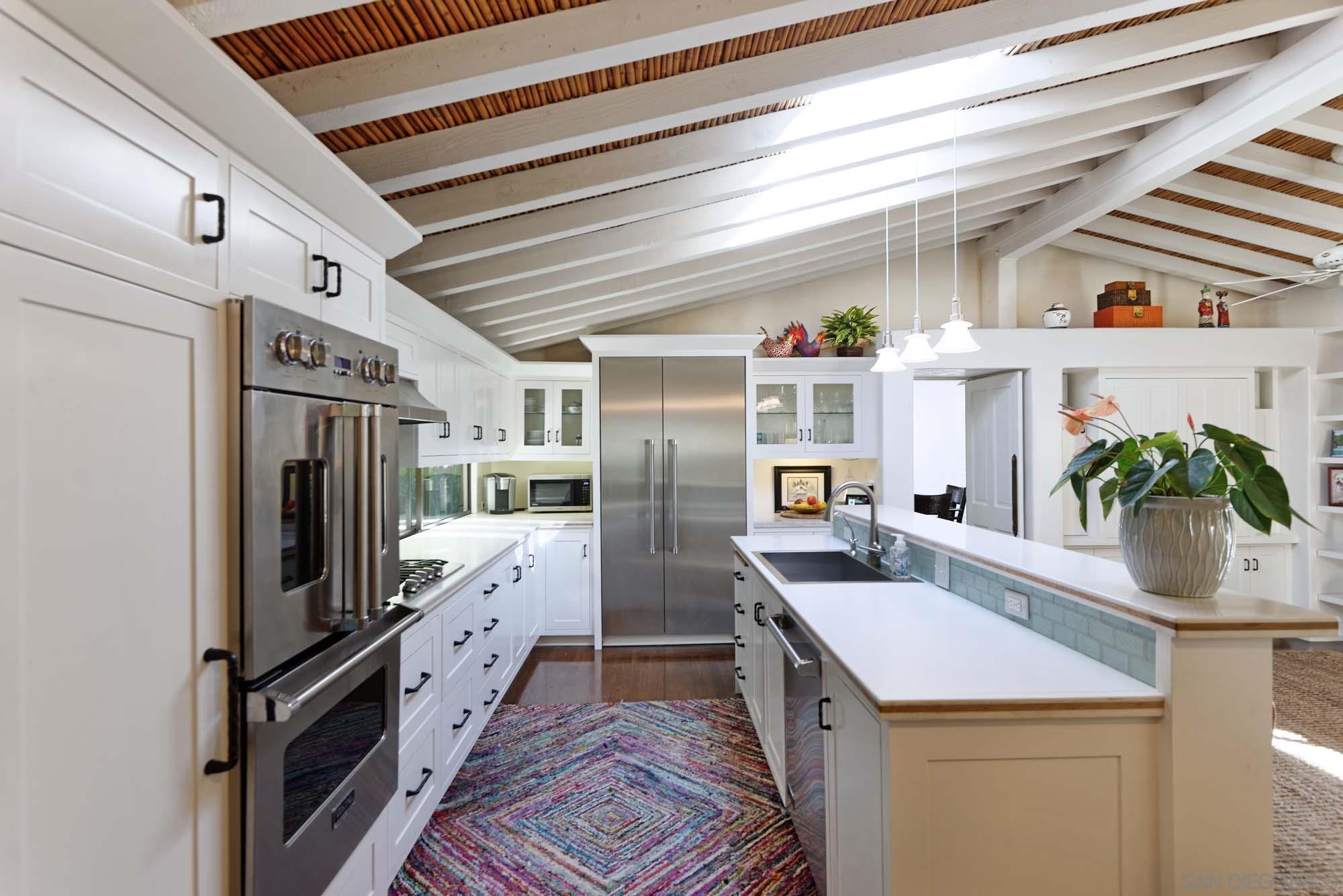 Detail Gallery Image 12 of 28 For 7733  Whitefield, La Jolla,  CA 92037 - 4 Beds | 4/1 Baths