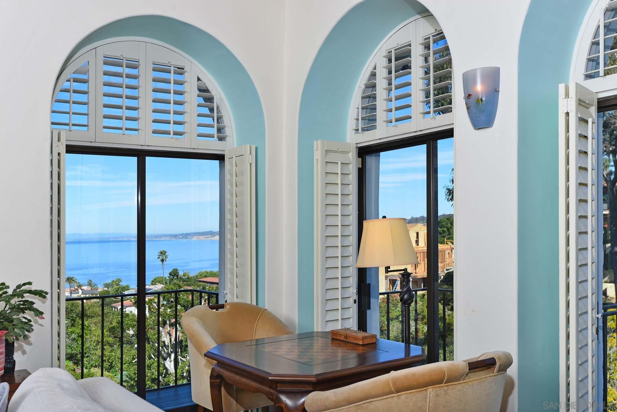 Detail Gallery Image 7 of 28 For 7733  Whitefield, La Jolla,  CA 92037 - 4 Beds | 4/1 Baths