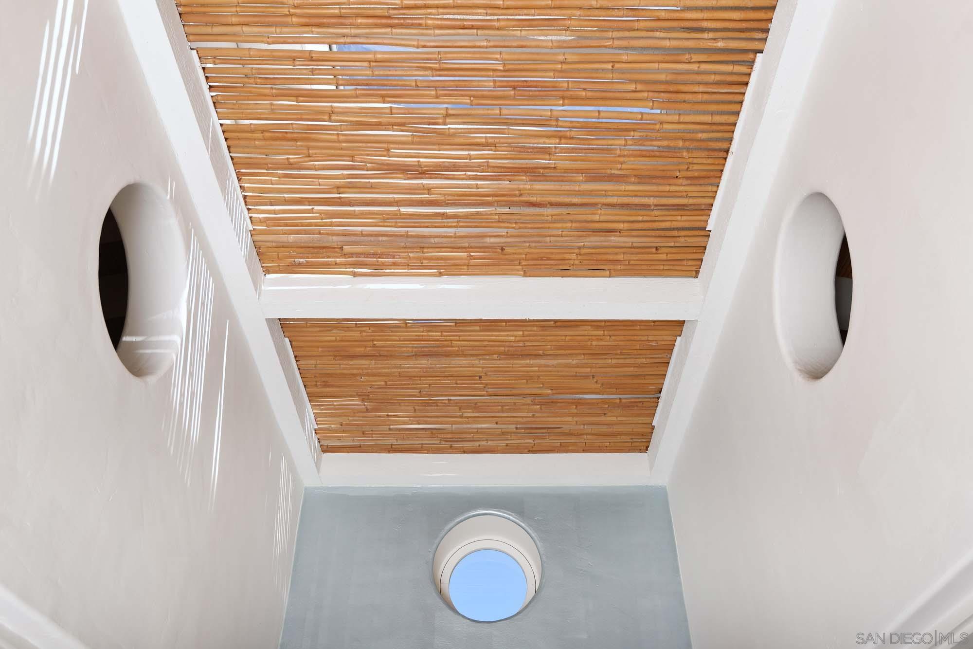 Detail Gallery Image 10 of 28 For 7733  Whitefield, La Jolla,  CA 92037 - 4 Beds | 4/1 Baths