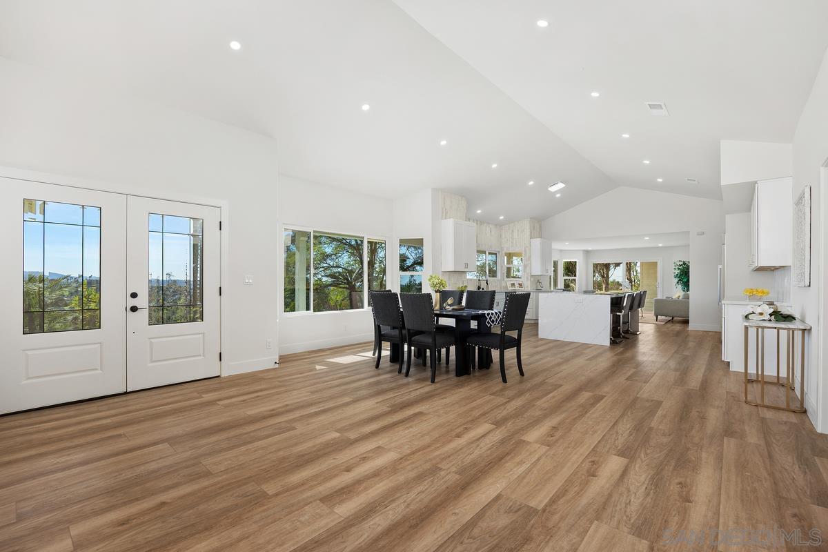 Detail Gallery Image 8 of 56 For 1112  Starview Dr, Vista,  CA 92084 - 7 Beds | 4/1 Baths