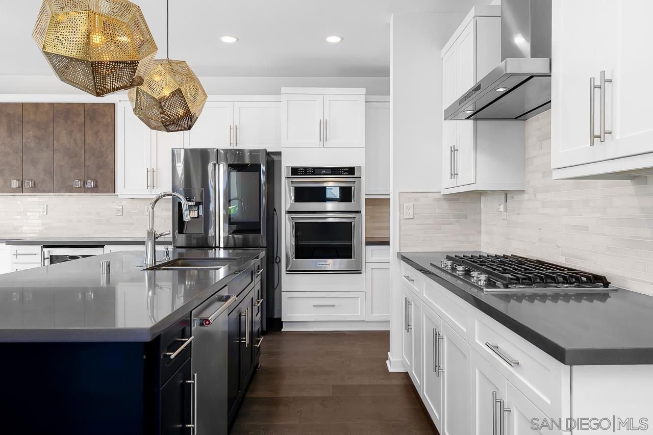 Detail Gallery Image 15 of 68 For 8352  Ridge Ct, San Diego,  CA 92108 - 4 Beds | 3/1 Baths