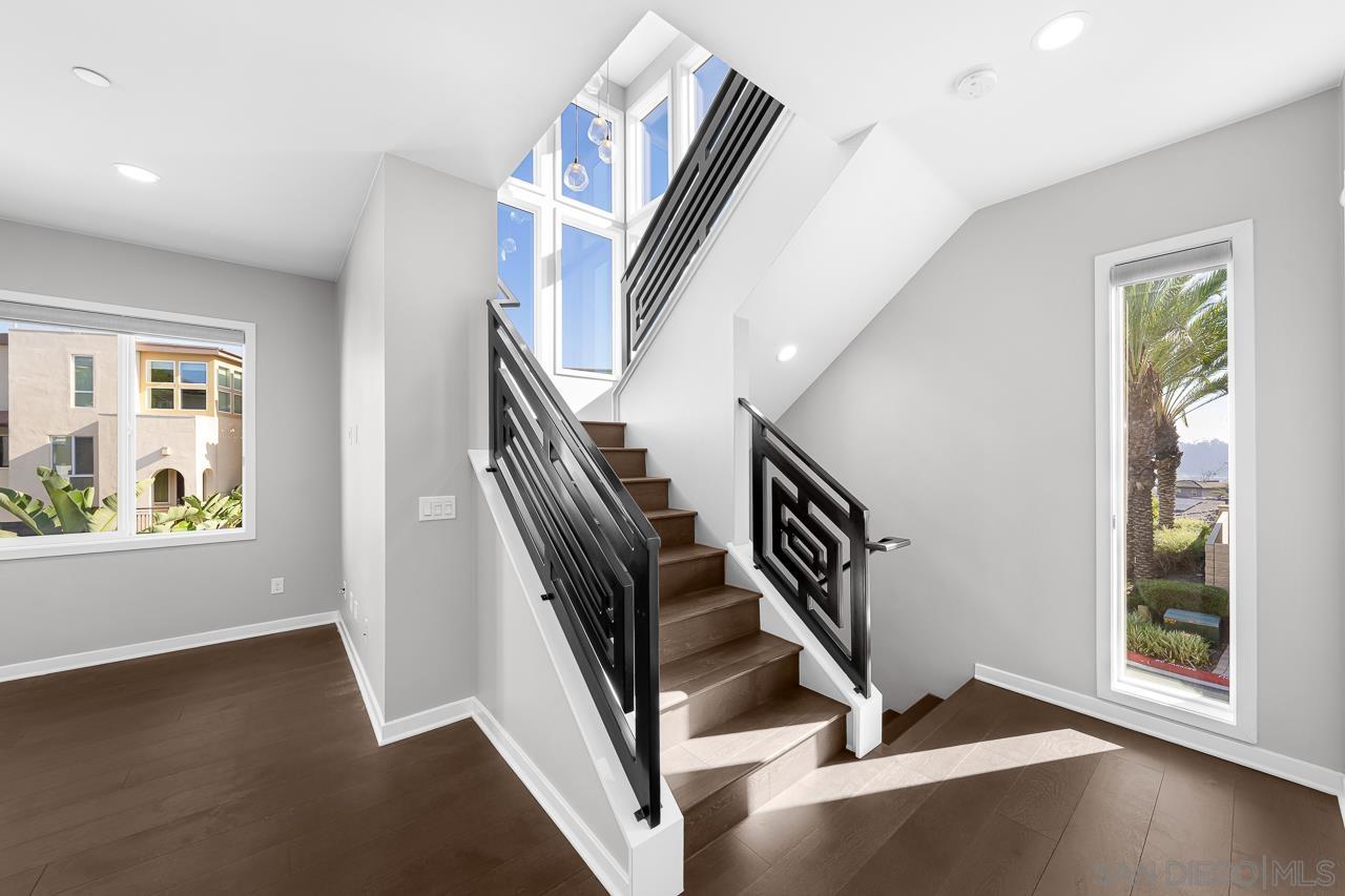 Detail Gallery Image 22 of 68 For 8352  Ridge Ct, San Diego,  CA 92108 - 4 Beds | 3/1 Baths