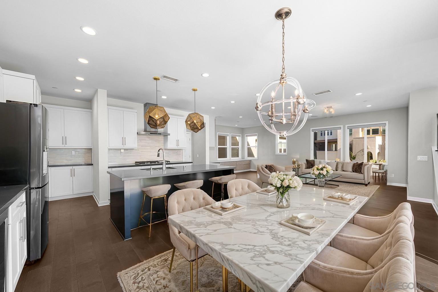 Detail Gallery Image 4 of 68 For 8352  Ridge Ct, San Diego,  CA 92108 - 4 Beds | 3/1 Baths