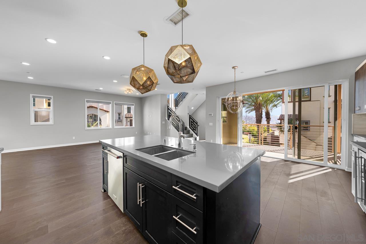 Detail Gallery Image 8 of 68 For 8352  Ridge Ct, San Diego,  CA 92108 - 4 Beds | 3/1 Baths