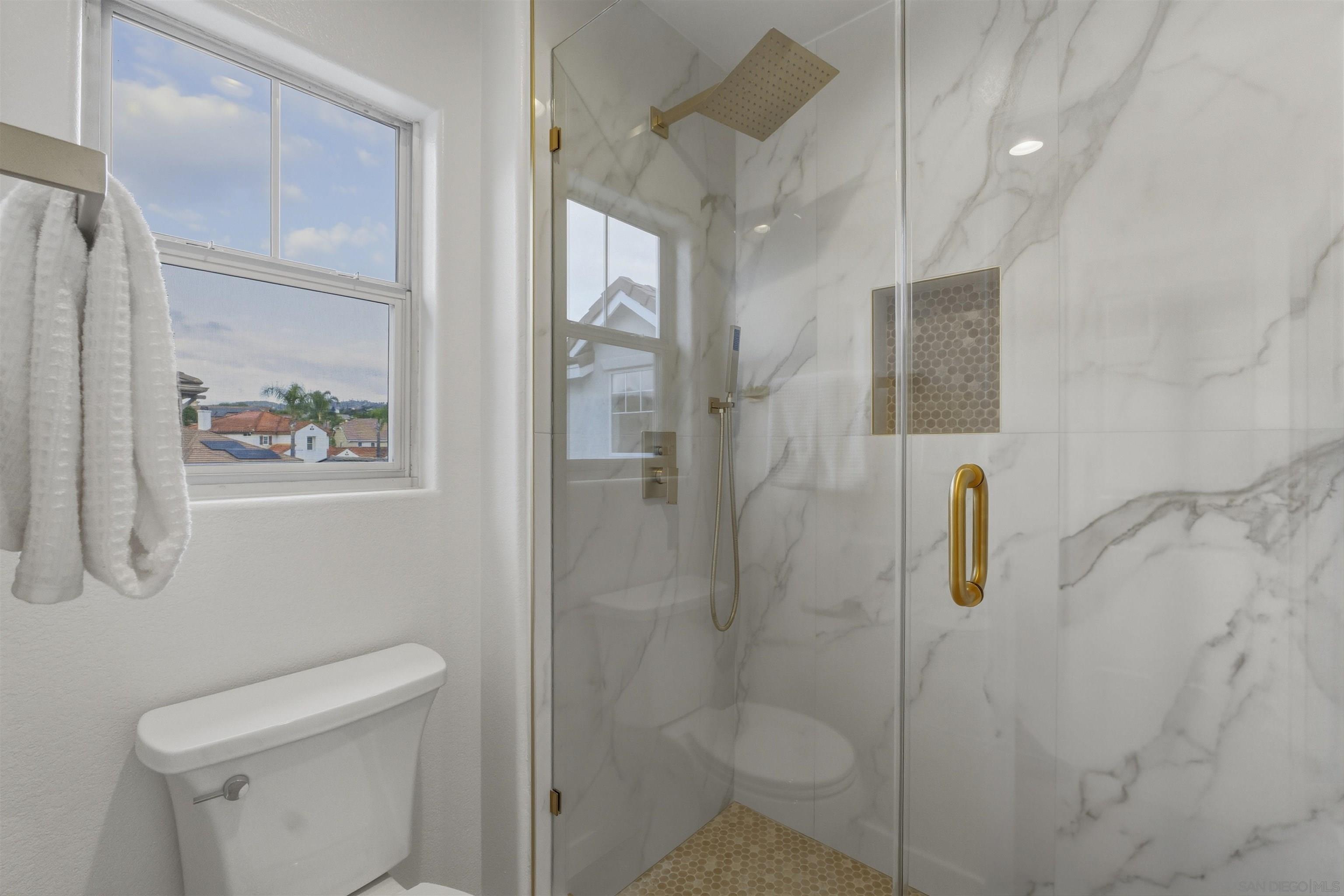 Detail Gallery Image 32 of 43 For 564  Golf Glen Dr, San Marcos,  CA 92069 - 5 Beds | 3 Baths