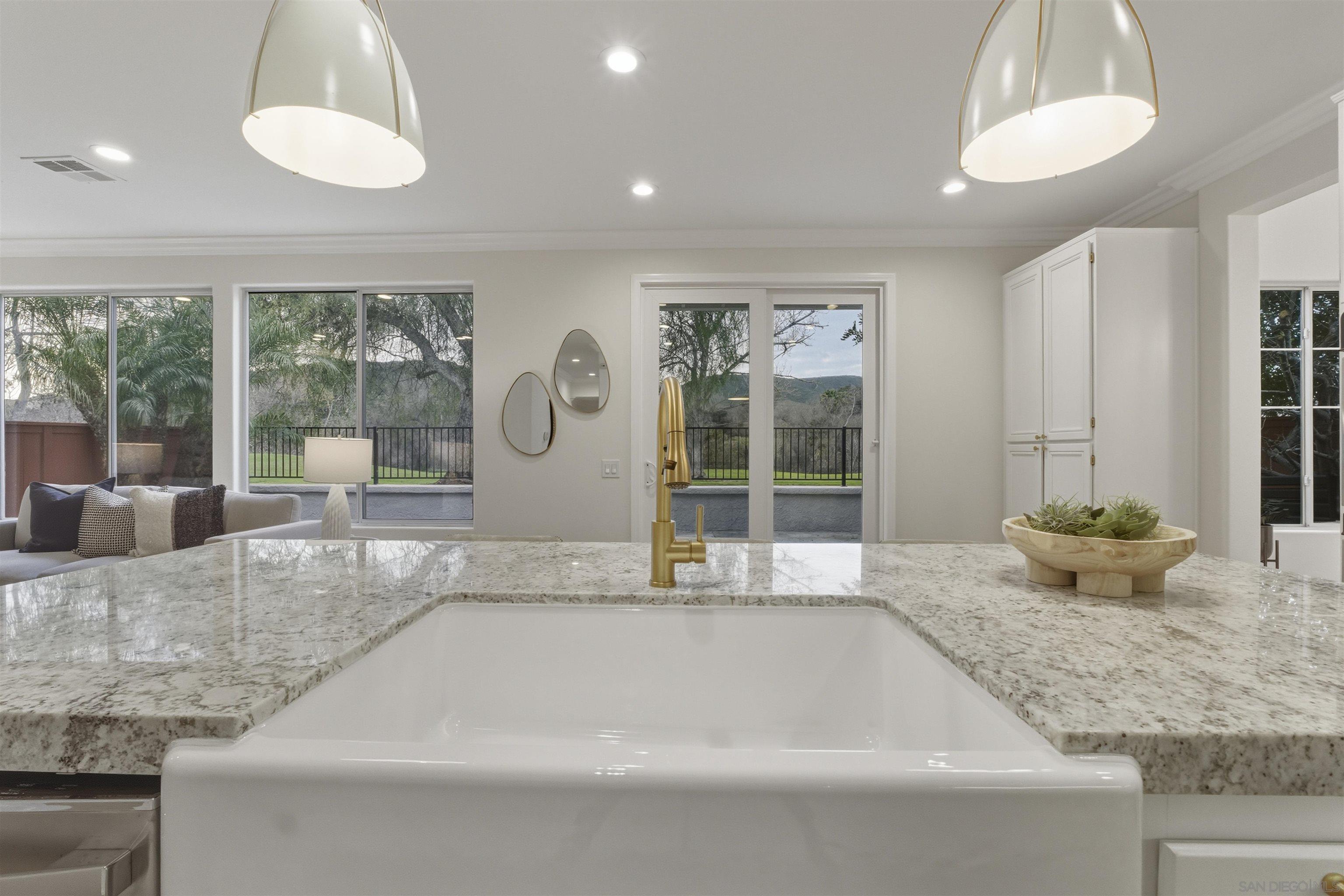 Detail Gallery Image 10 of 43 For 564  Golf Glen Dr, San Marcos,  CA 92069 - 5 Beds | 3 Baths