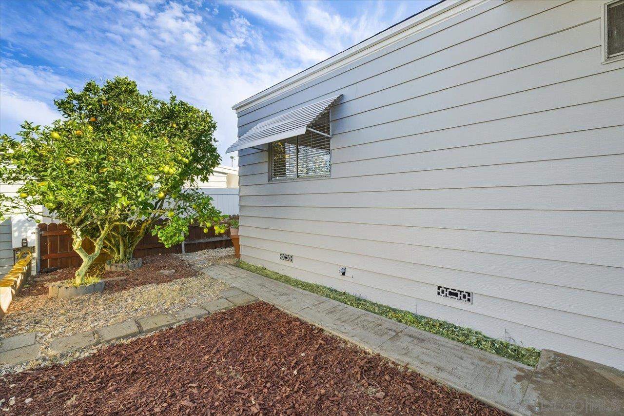 Detail Gallery Image 10 of 43 For 7228  San Benito Street  #351,  Carlsbad,  CA 92011 - 2 Beds | 2 Baths