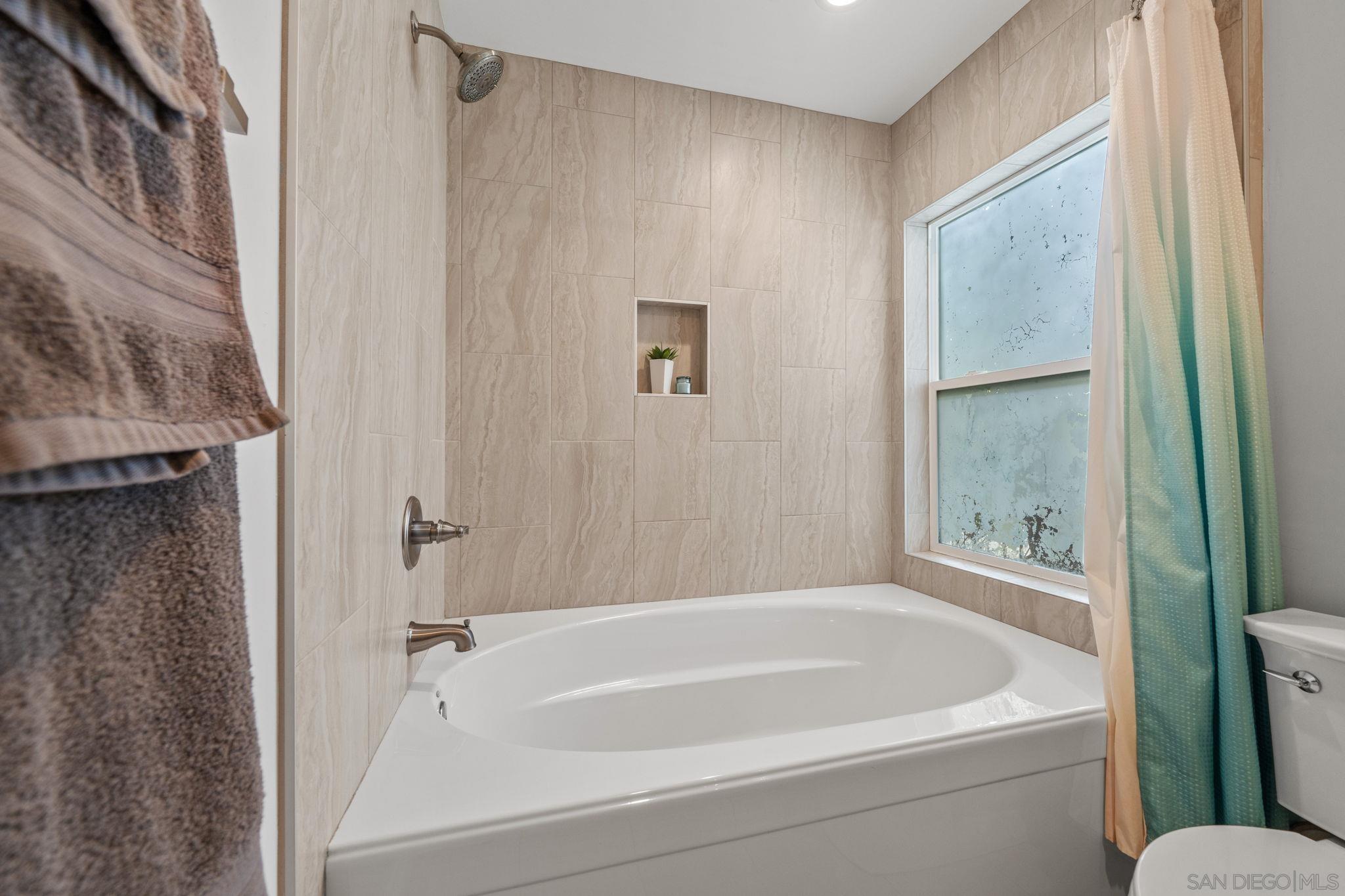 Detail Gallery Image 22 of 44 For 1067  Oliver Ave, San Diego,  CA 92109 - 2 Beds | 2 Baths