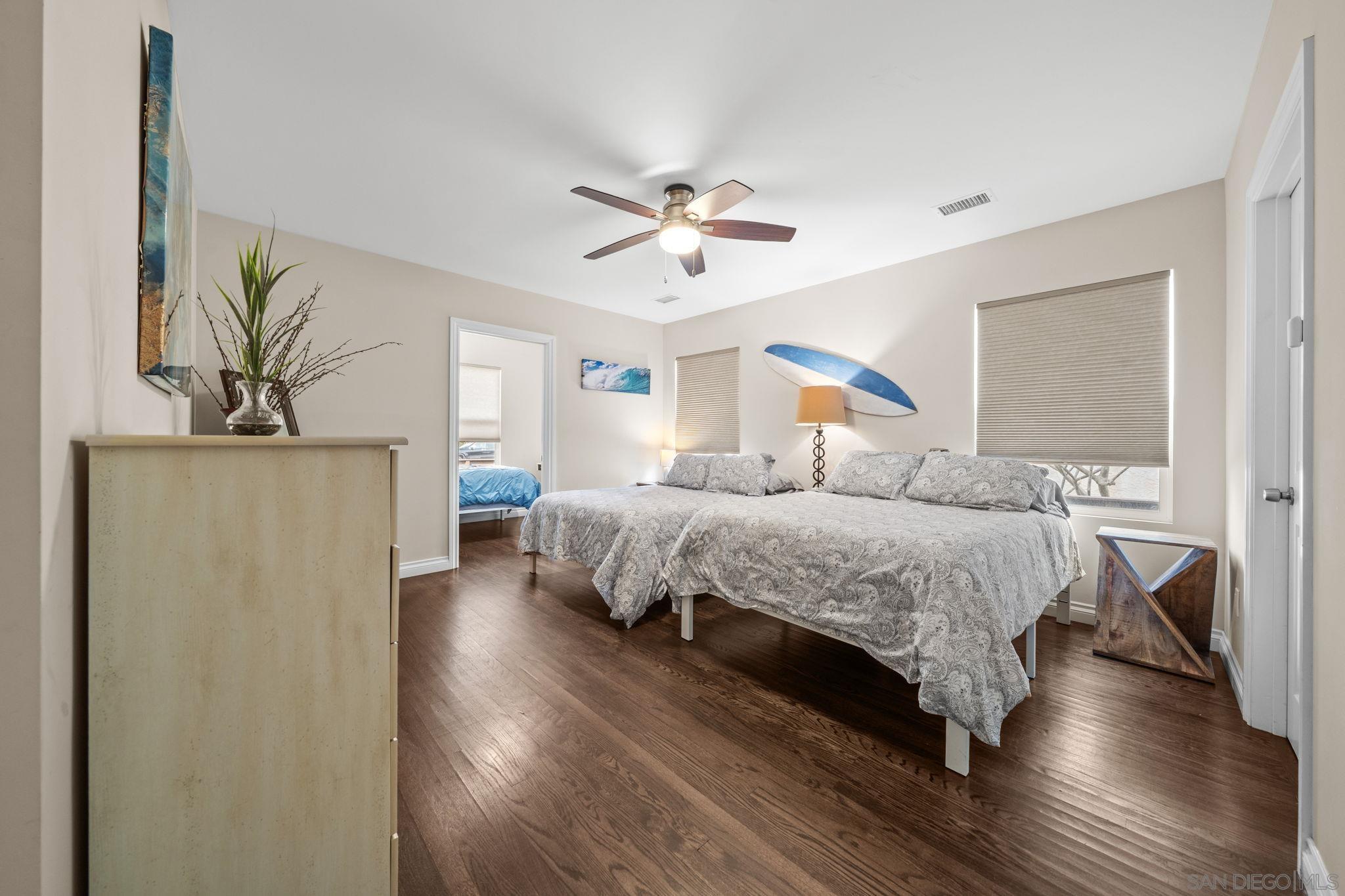 Detail Gallery Image 23 of 44 For 1067  Oliver Ave, San Diego,  CA 92109 - 2 Beds | 2 Baths