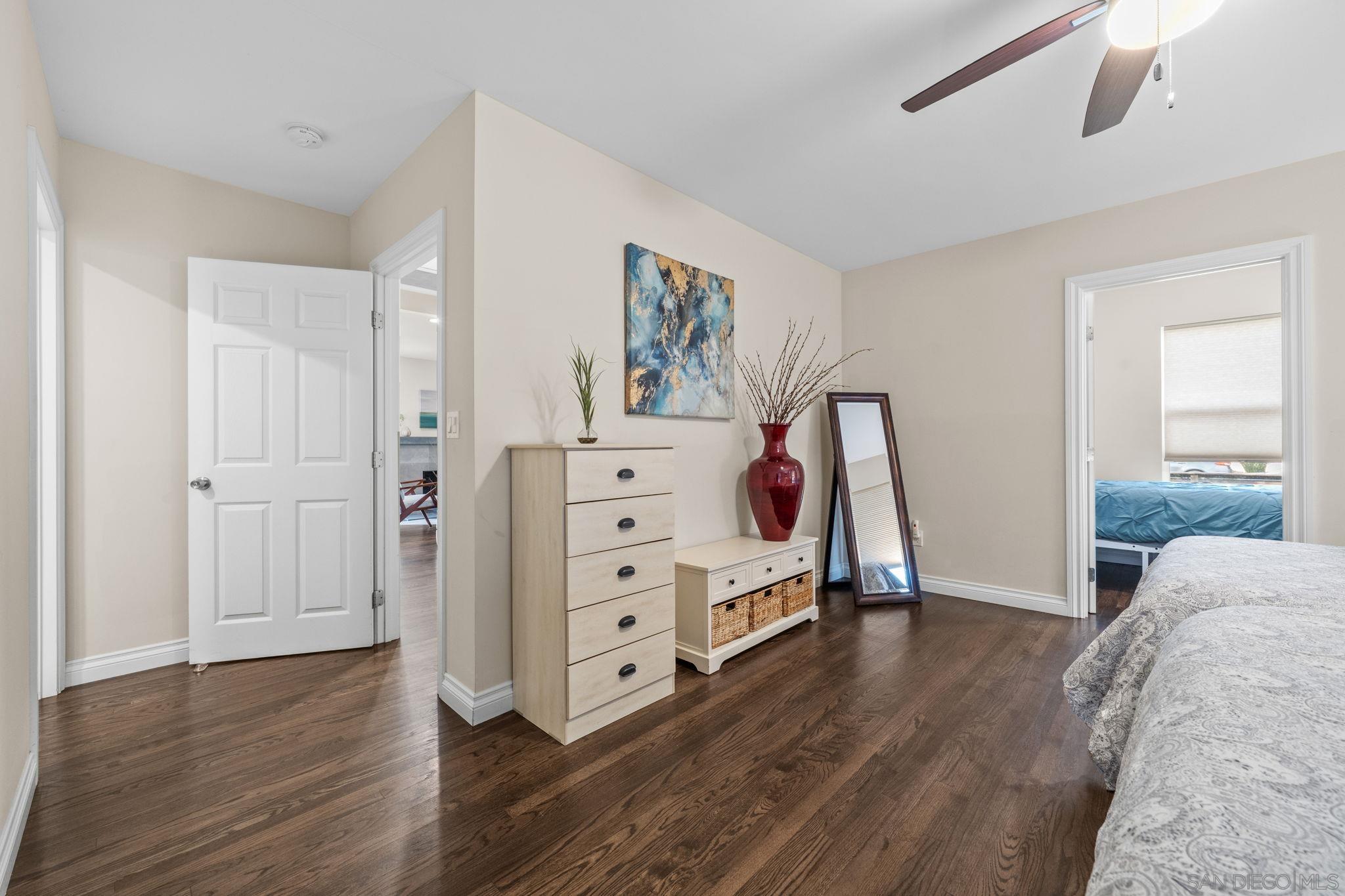 Detail Gallery Image 24 of 44 For 1067  Oliver Ave, San Diego,  CA 92109 - 2 Beds | 2 Baths