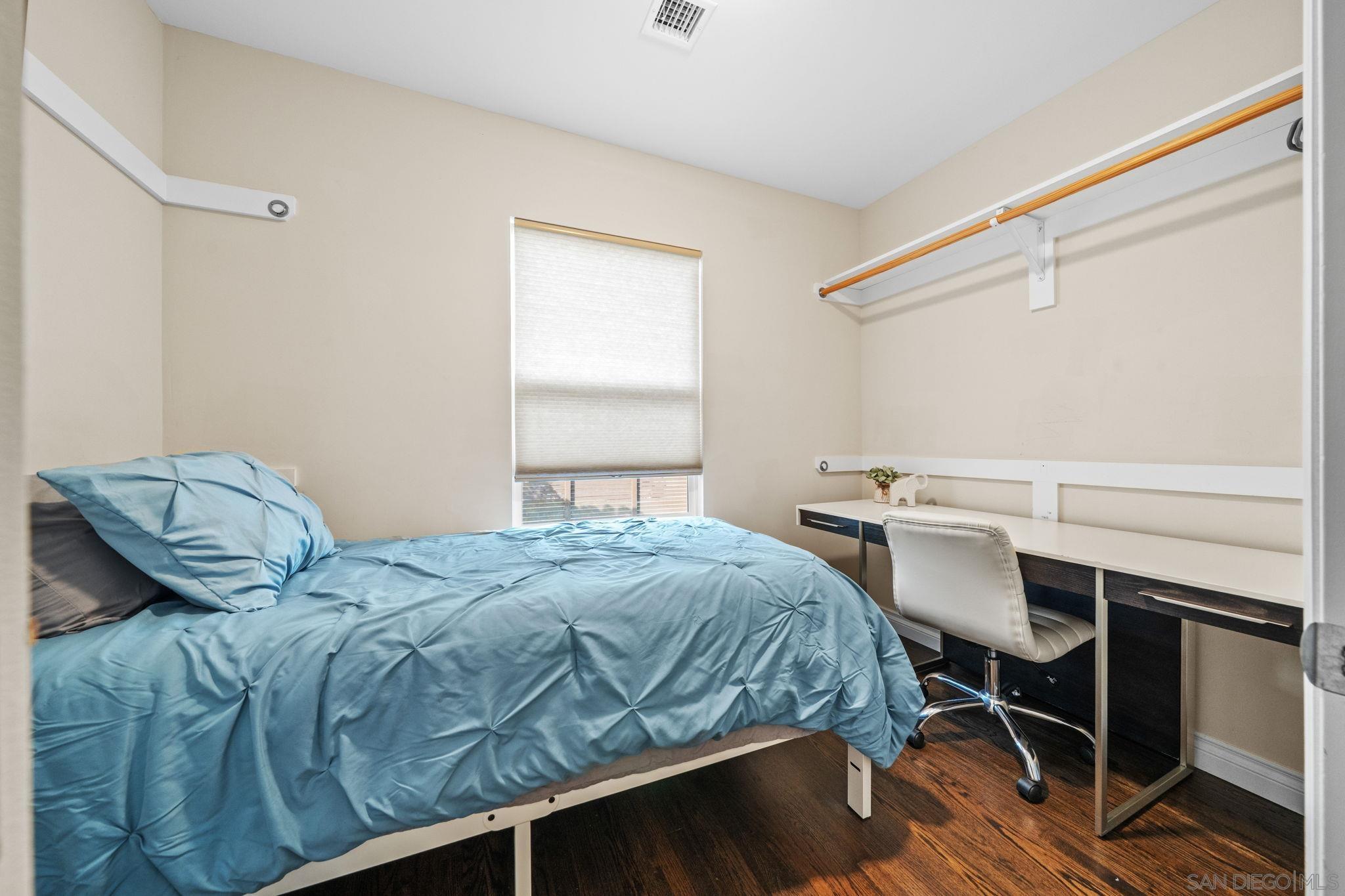 Detail Gallery Image 27 of 44 For 1067  Oliver Ave, San Diego,  CA 92109 - 2 Beds | 2 Baths