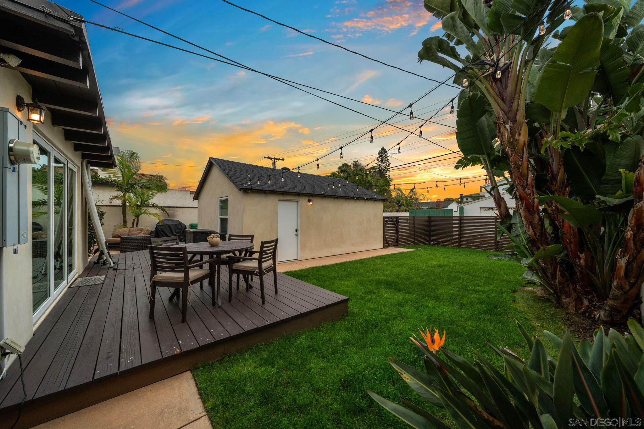 Detail Gallery Image 32 of 44 For 1067  Oliver Ave, San Diego,  CA 92109 - 2 Beds | 2 Baths