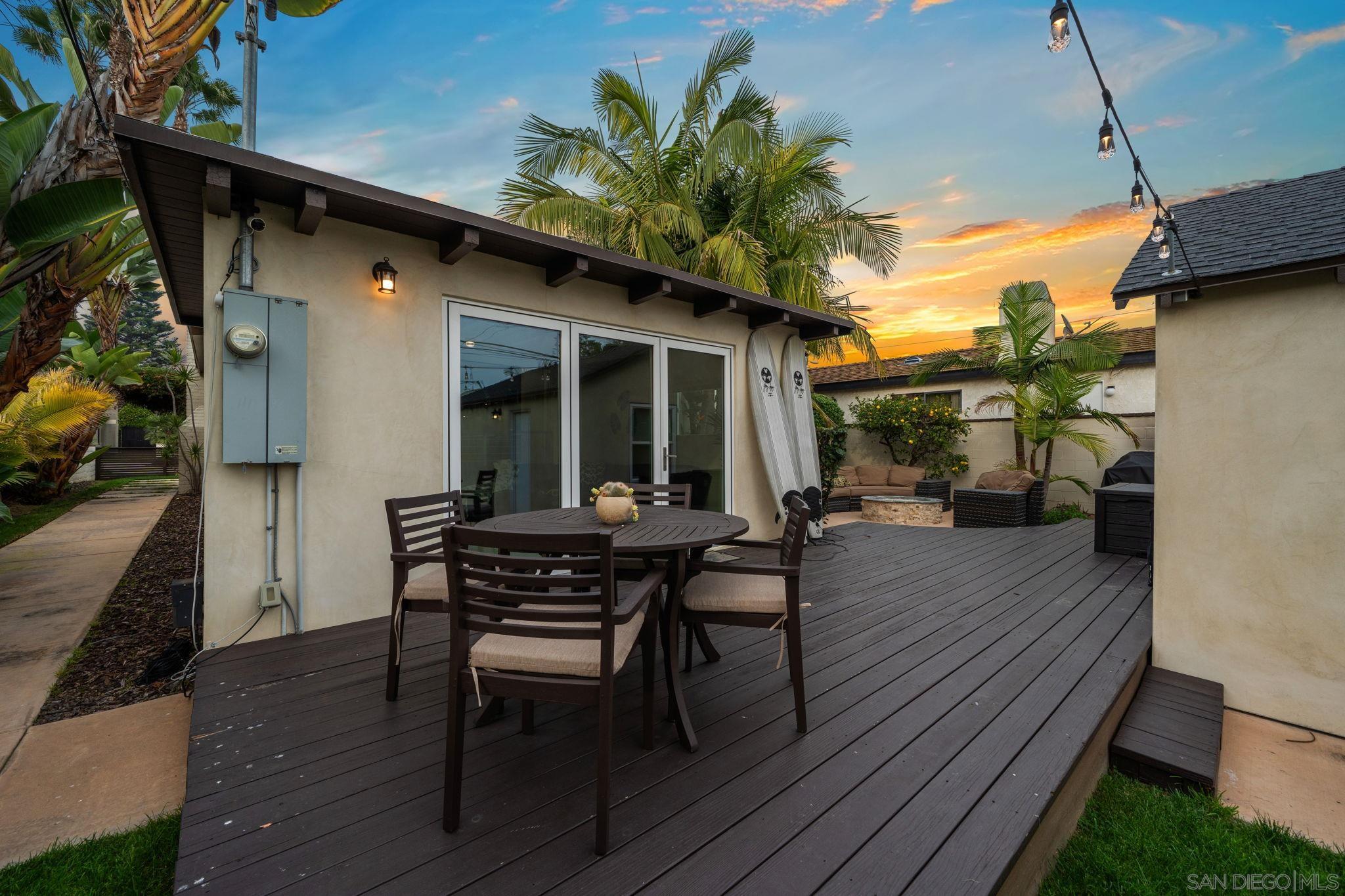Detail Gallery Image 33 of 44 For 1067  Oliver Ave, San Diego,  CA 92109 - 2 Beds | 2 Baths