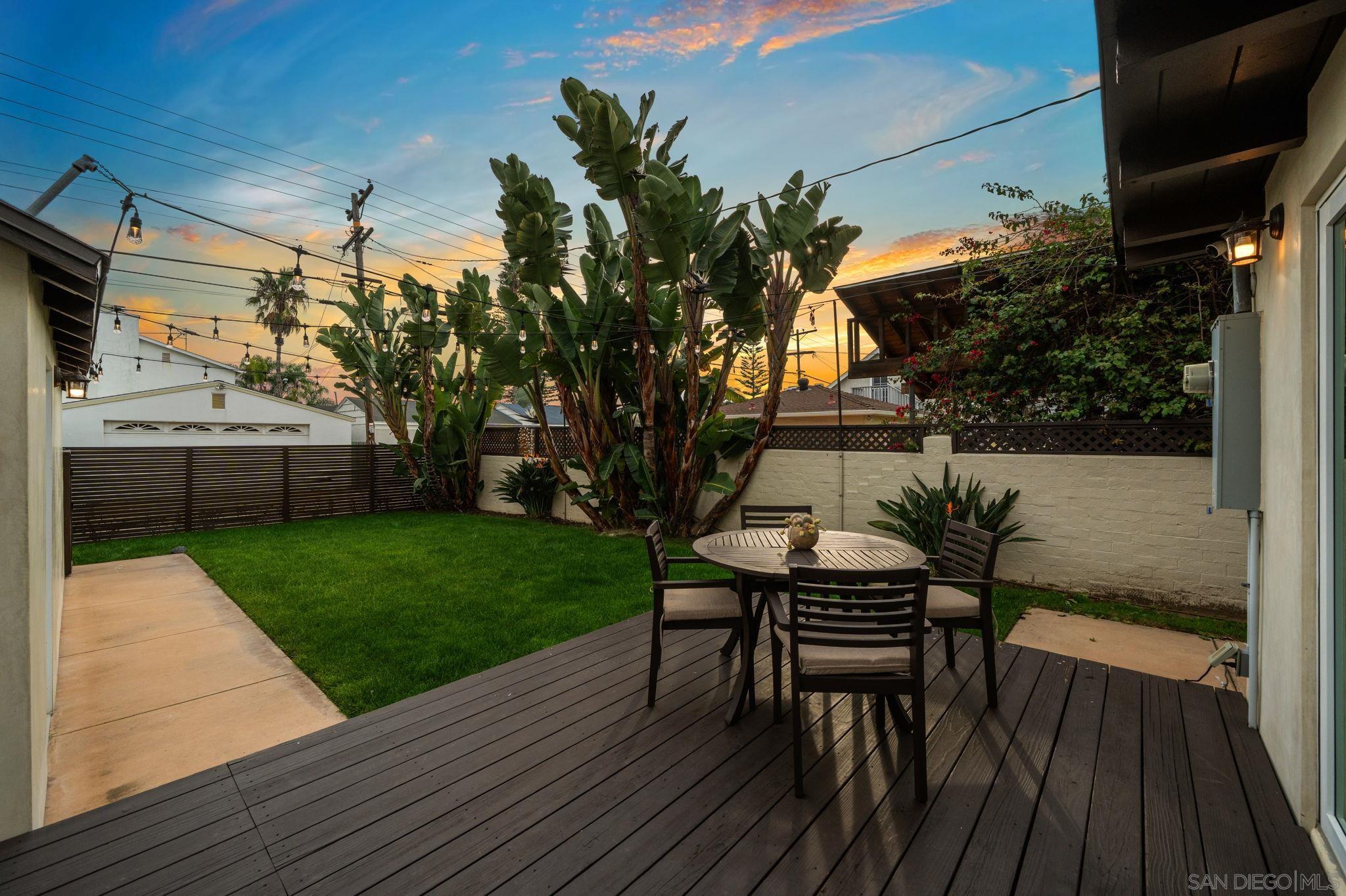 Detail Gallery Image 34 of 44 For 1067  Oliver Ave, San Diego,  CA 92109 - 2 Beds | 2 Baths