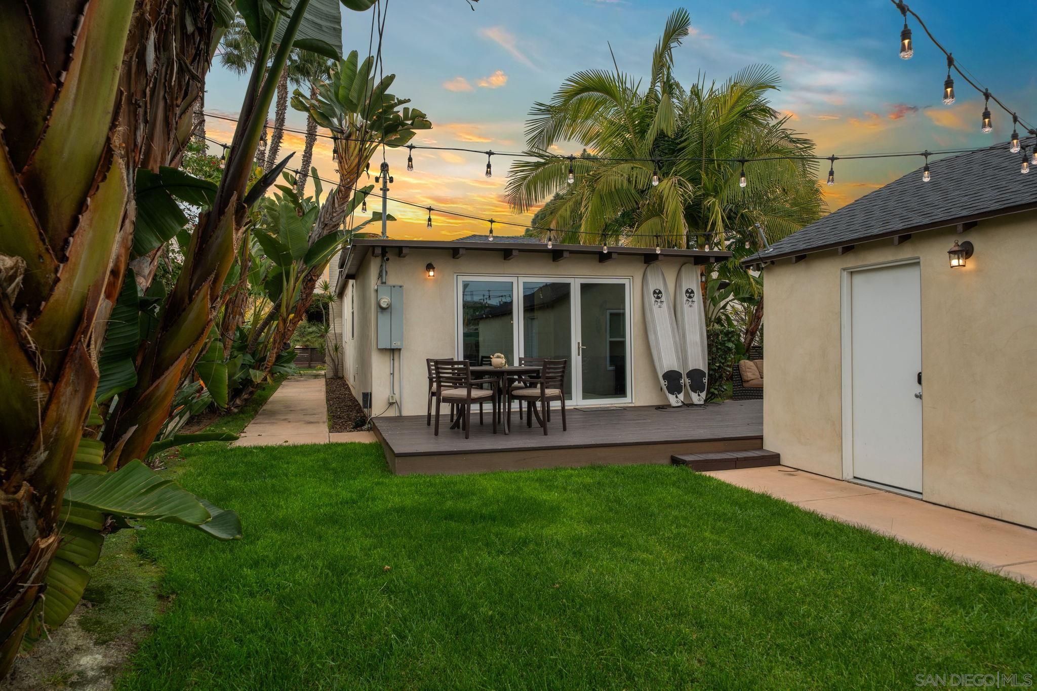 Detail Gallery Image 36 of 44 For 1067  Oliver Ave, San Diego,  CA 92109 - 2 Beds | 2 Baths