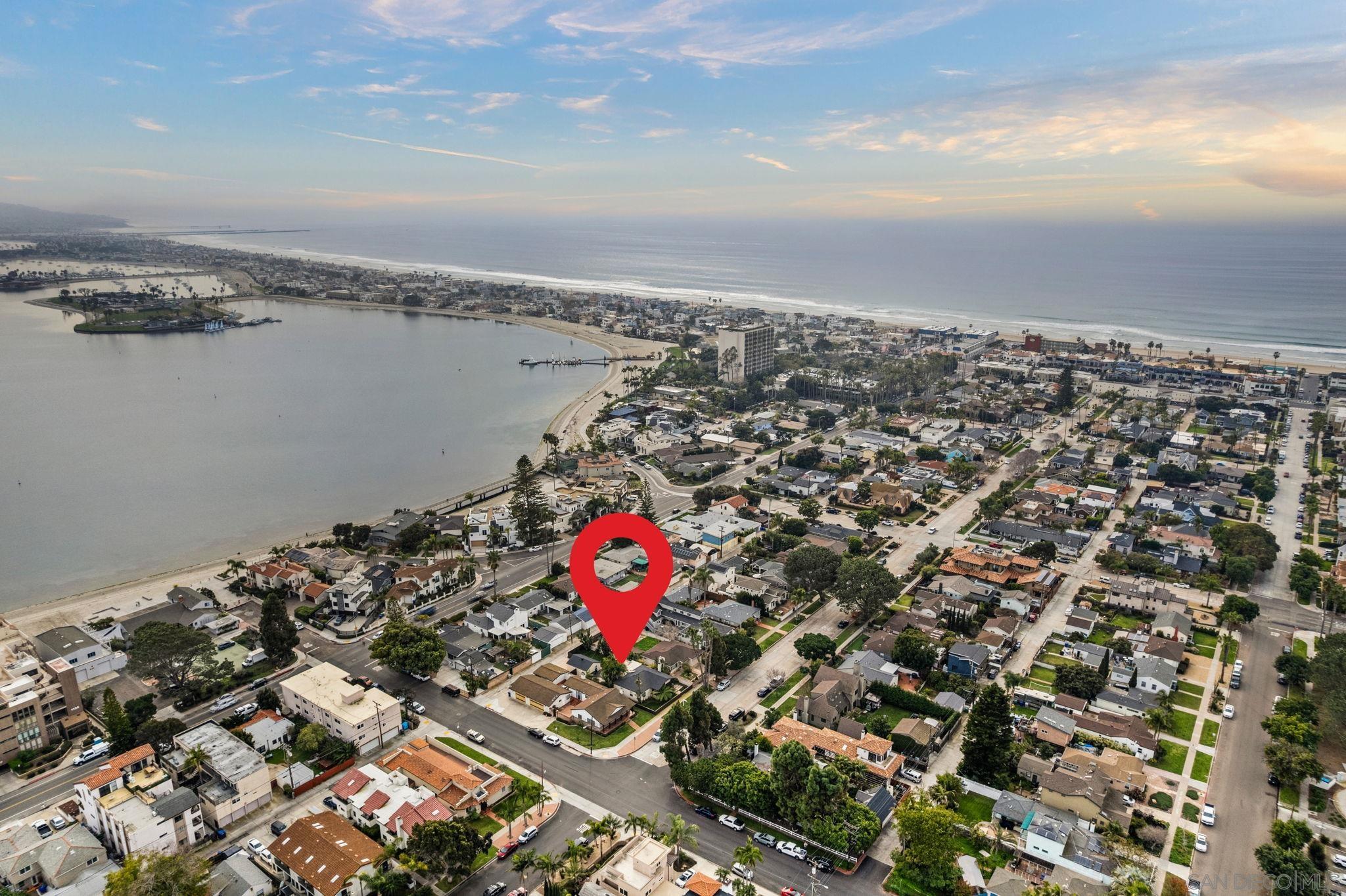 Detail Gallery Image 42 of 44 For 1067  Oliver Ave, San Diego,  CA 92109 - 2 Beds | 2 Baths