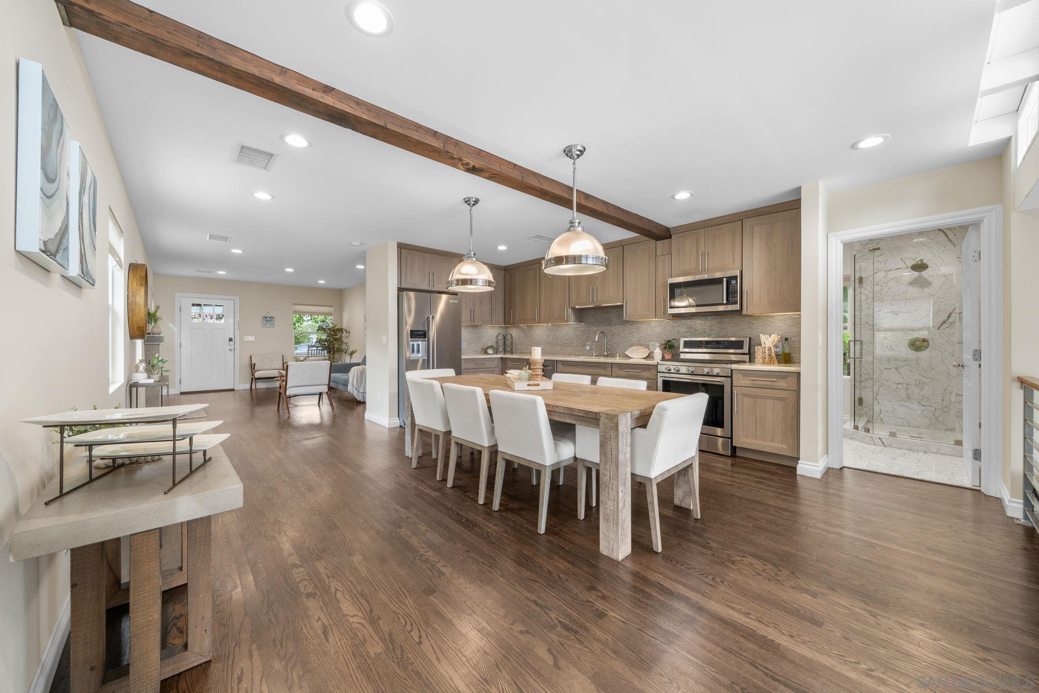 Detail Gallery Image 9 of 44 For 1067  Oliver Ave, San Diego,  CA 92109 - 2 Beds | 2 Baths