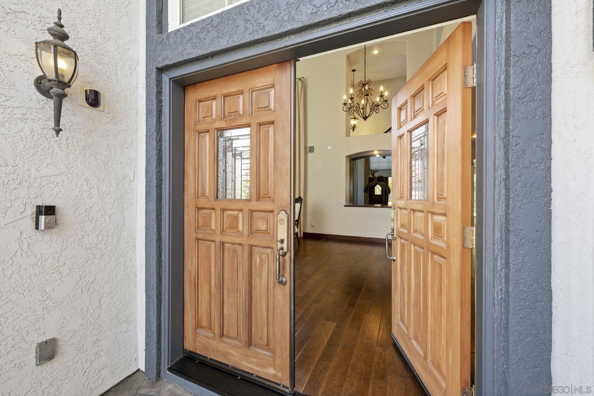 Detail Gallery Image 3 of 61 For Acero, Chula Vista,  CA 91910 - 5 Beds | 4/1 Baths