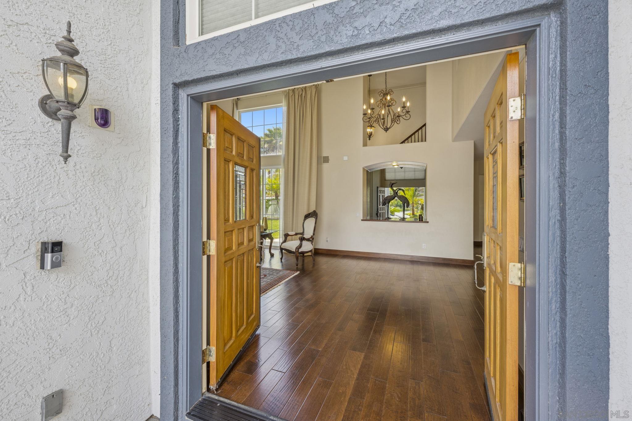 Detail Gallery Image 4 of 61 For Acero, Chula Vista,  CA 91910 - 5 Beds | 4/1 Baths