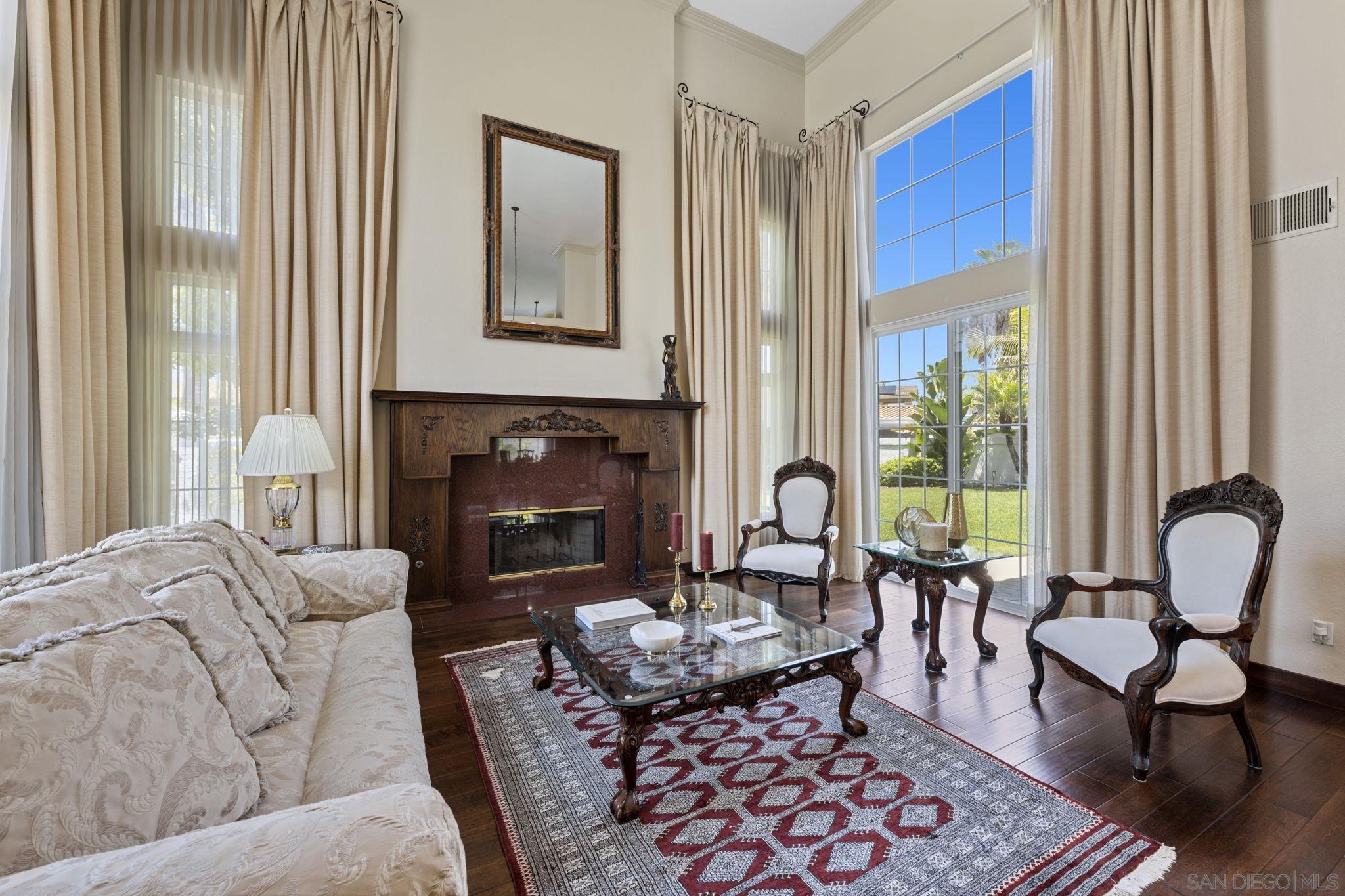 Detail Gallery Image 5 of 61 For Acero, Chula Vista,  CA 91910 - 5 Beds | 4/1 Baths