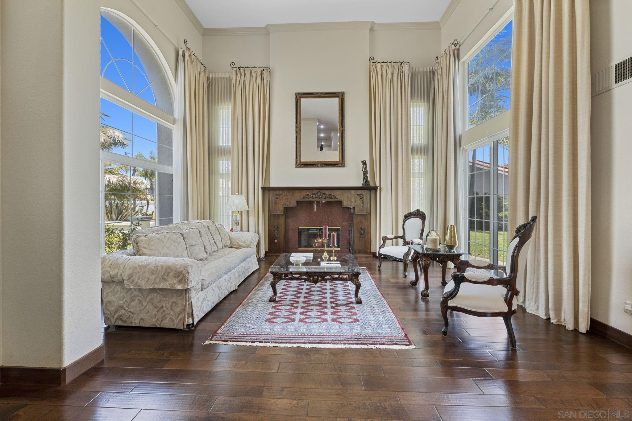 Detail Gallery Image 6 of 61 For Acero, Chula Vista,  CA 91910 - 5 Beds | 4/1 Baths