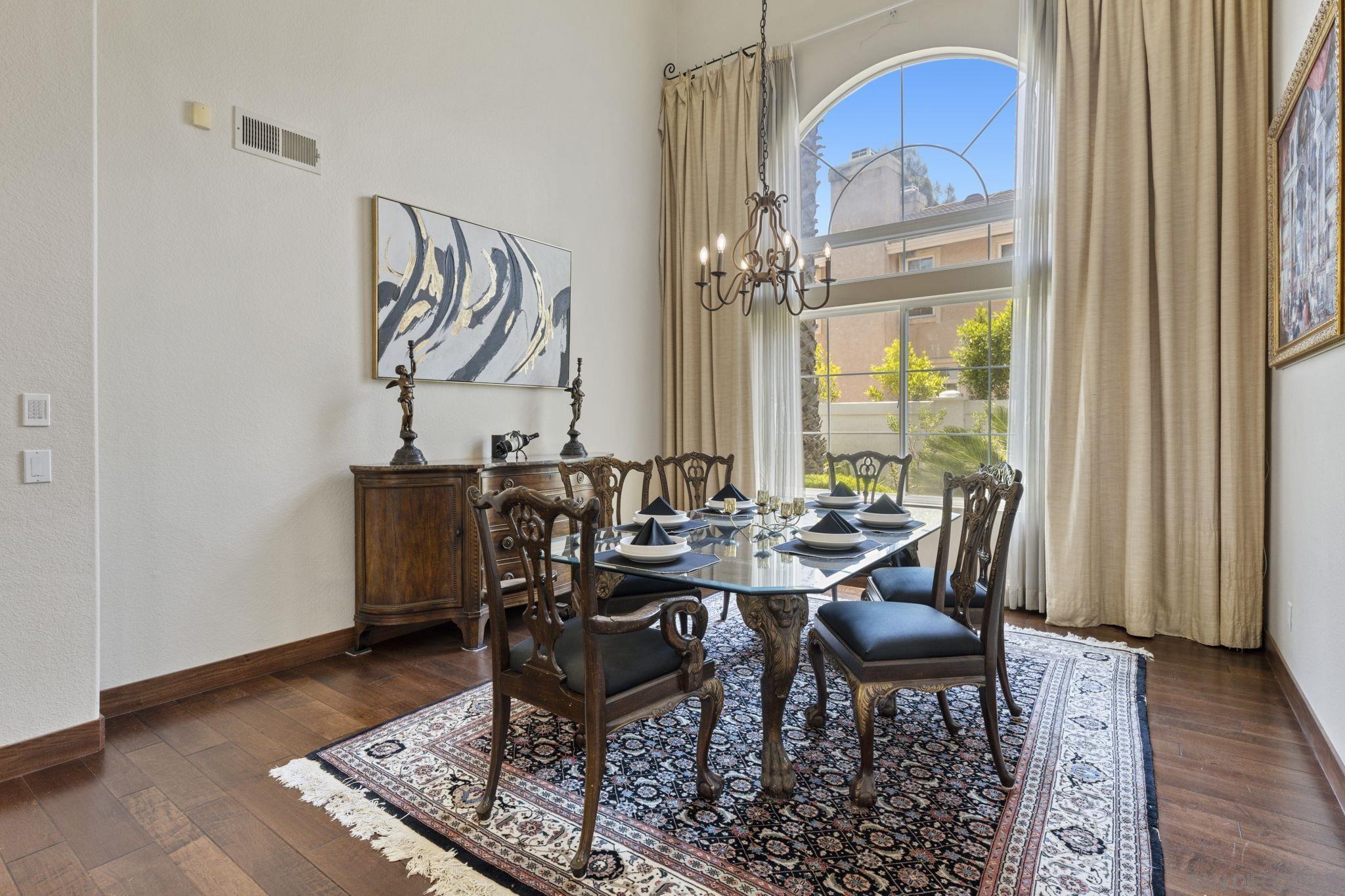 Detail Gallery Image 10 of 61 For Acero, Chula Vista,  CA 91910 - 5 Beds | 4/1 Baths