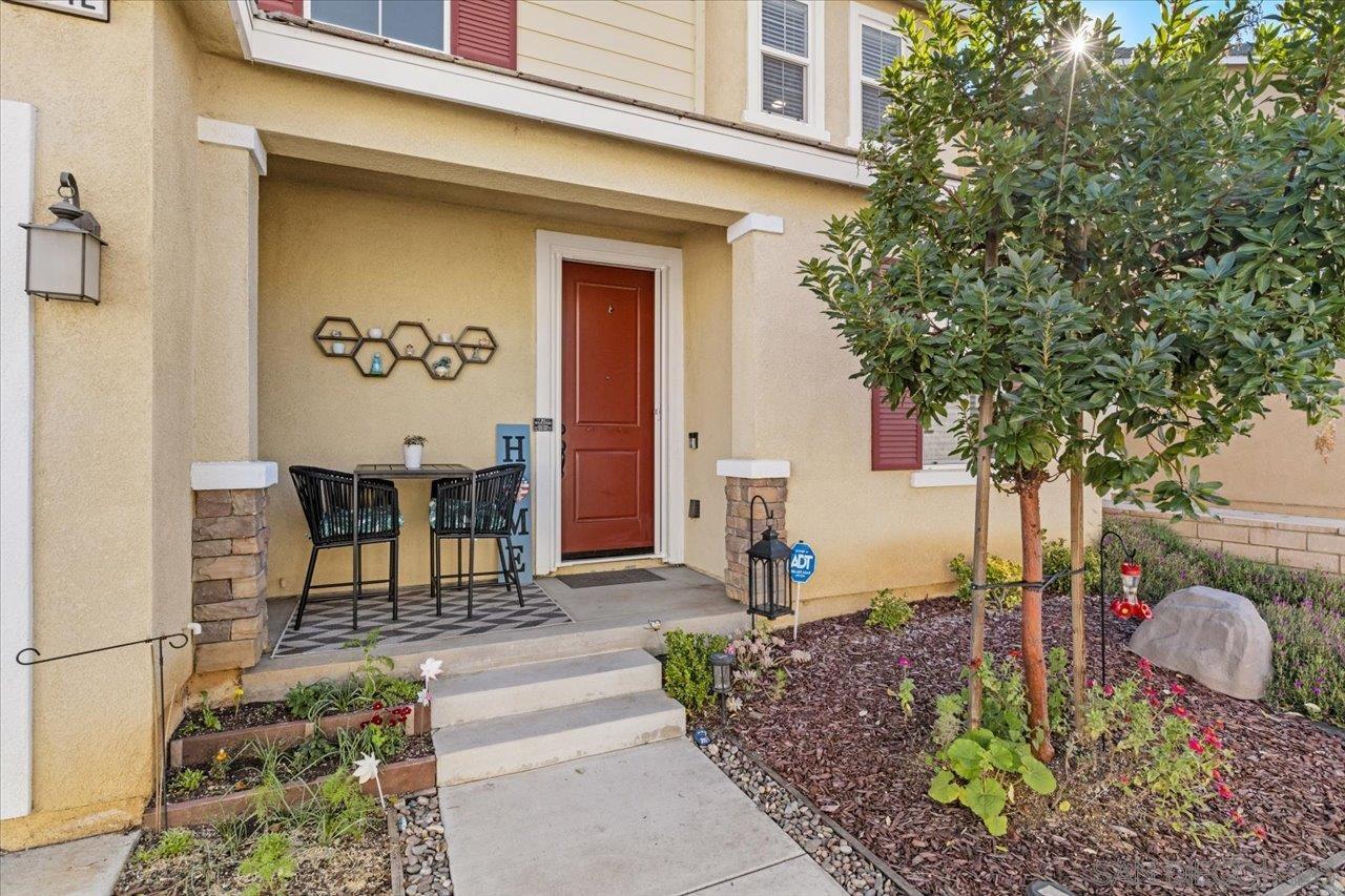 Detail Gallery Image 2 of 25 For 13642  Gray Hawk Way, Valley Center,  CA 92082 - 4 Beds | 3 Baths