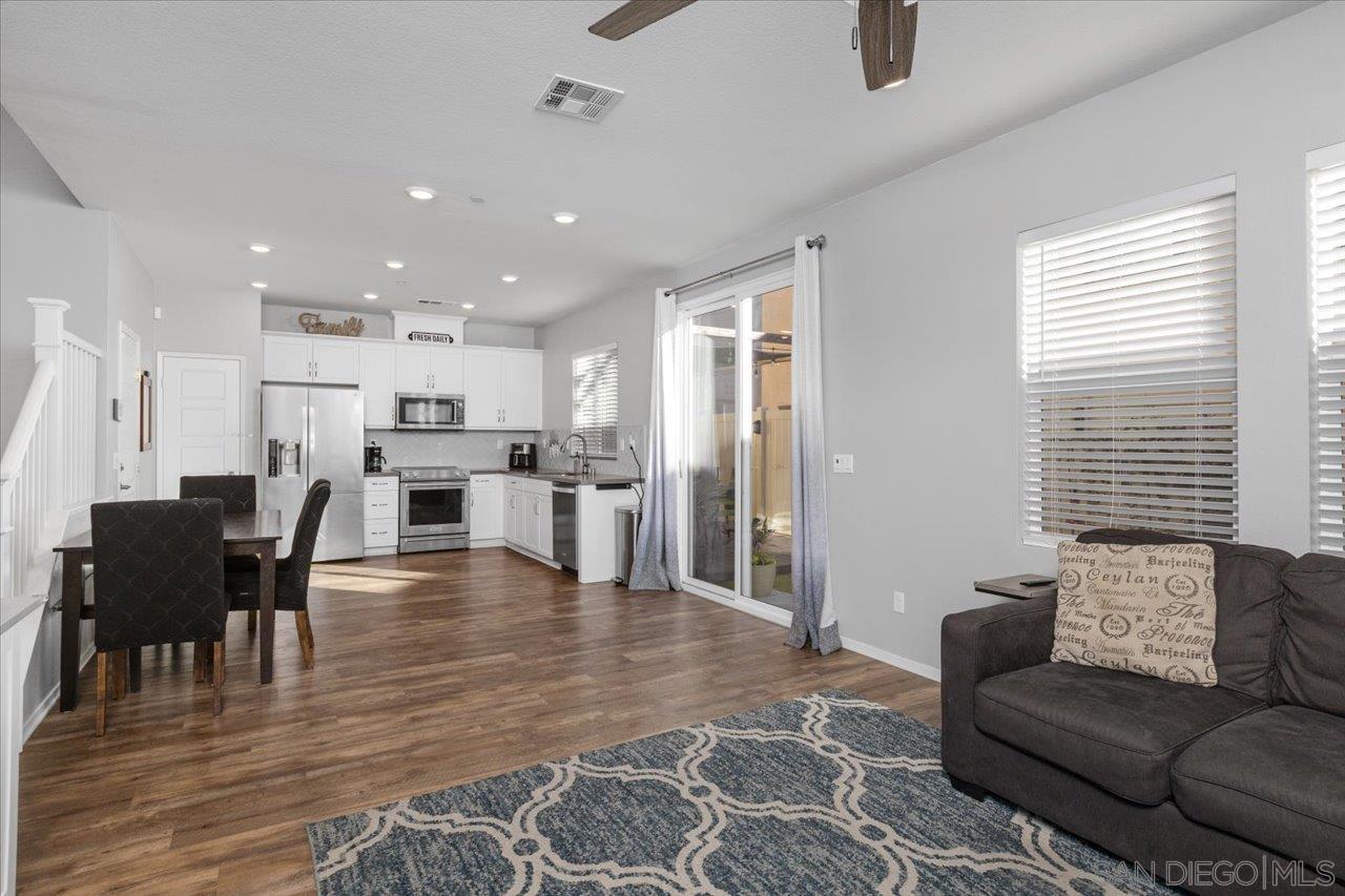 Detail Gallery Image 7 of 25 For 13642  Gray Hawk Way, Valley Center,  CA 92082 - 4 Beds | 3 Baths