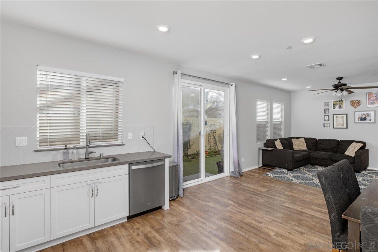 Detail Gallery Image 10 of 25 For 13642  Gray Hawk Way, Valley Center,  CA 92082 - 4 Beds | 3 Baths