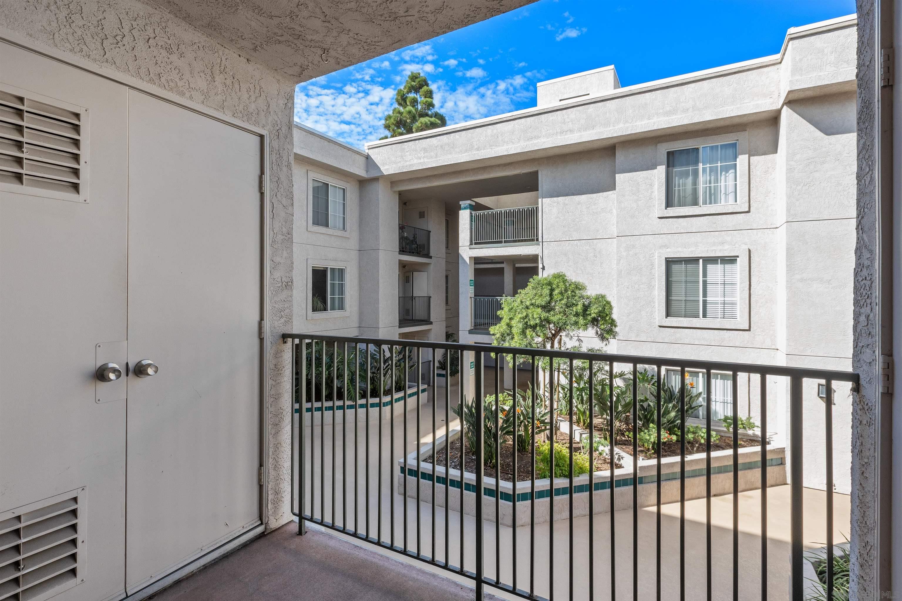 Detail Gallery Image 14 of 18 For 3078  Broadway  #214,  San Diego,  CA 92102 - 2 Beds | 2 Baths