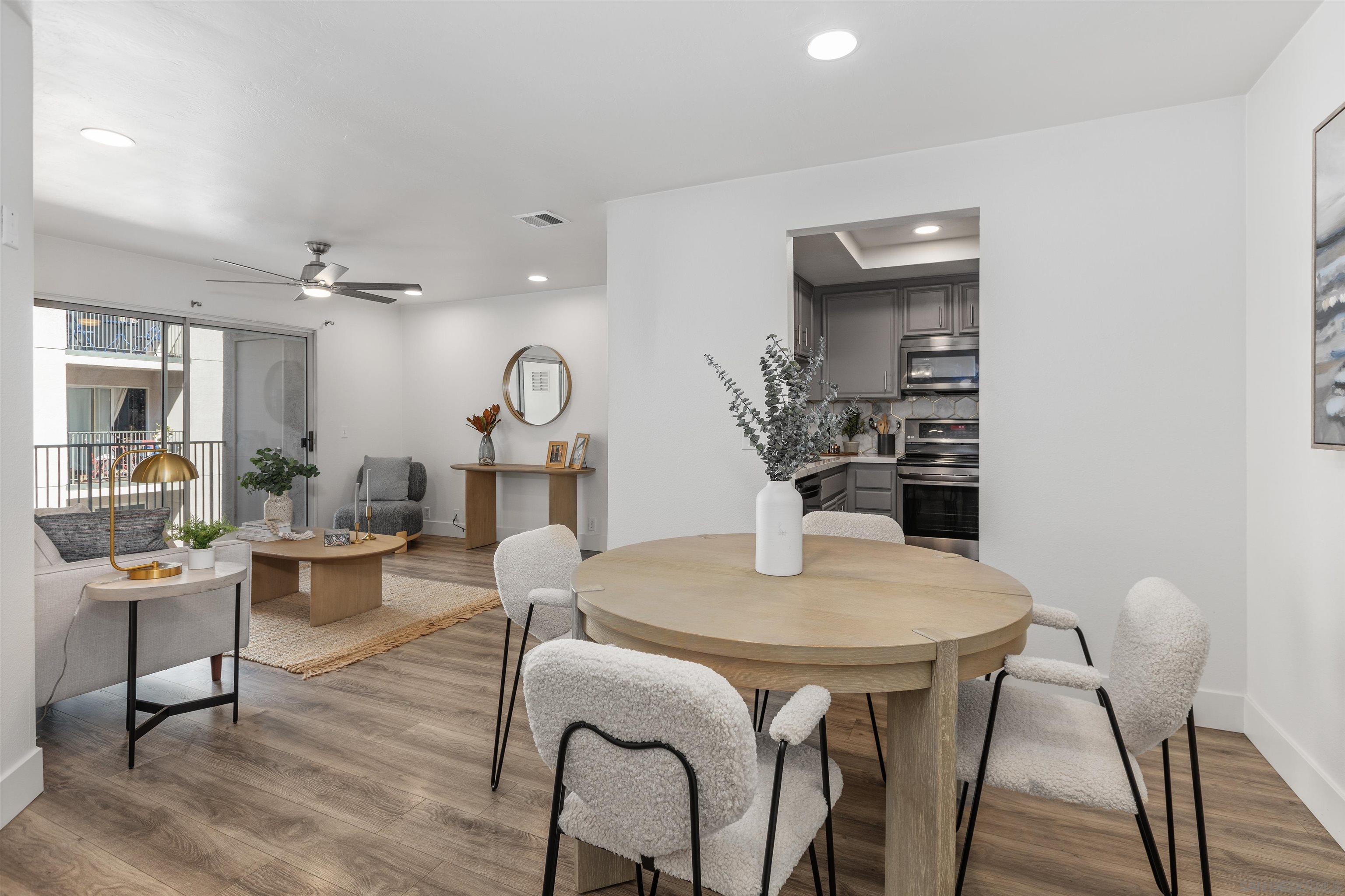 Detail Gallery Image 5 of 18 For 3078  Broadway  #214,  San Diego,  CA 92102 - 2 Beds | 2 Baths