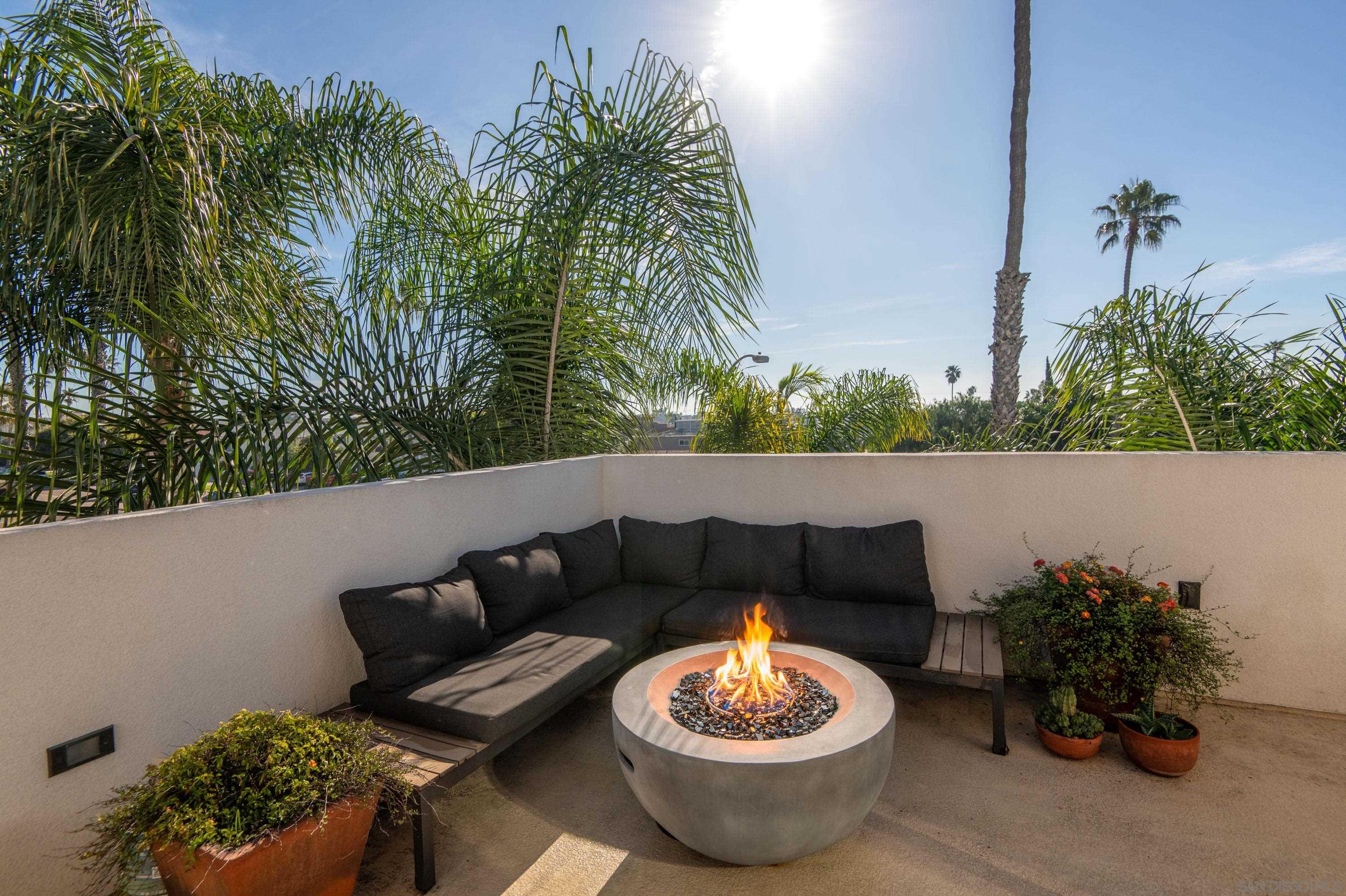 Detail Gallery Image 11 of 29 For 4410  Gresham St, San Diego,  CA 92109 - 3 Beds | 2/1 Baths