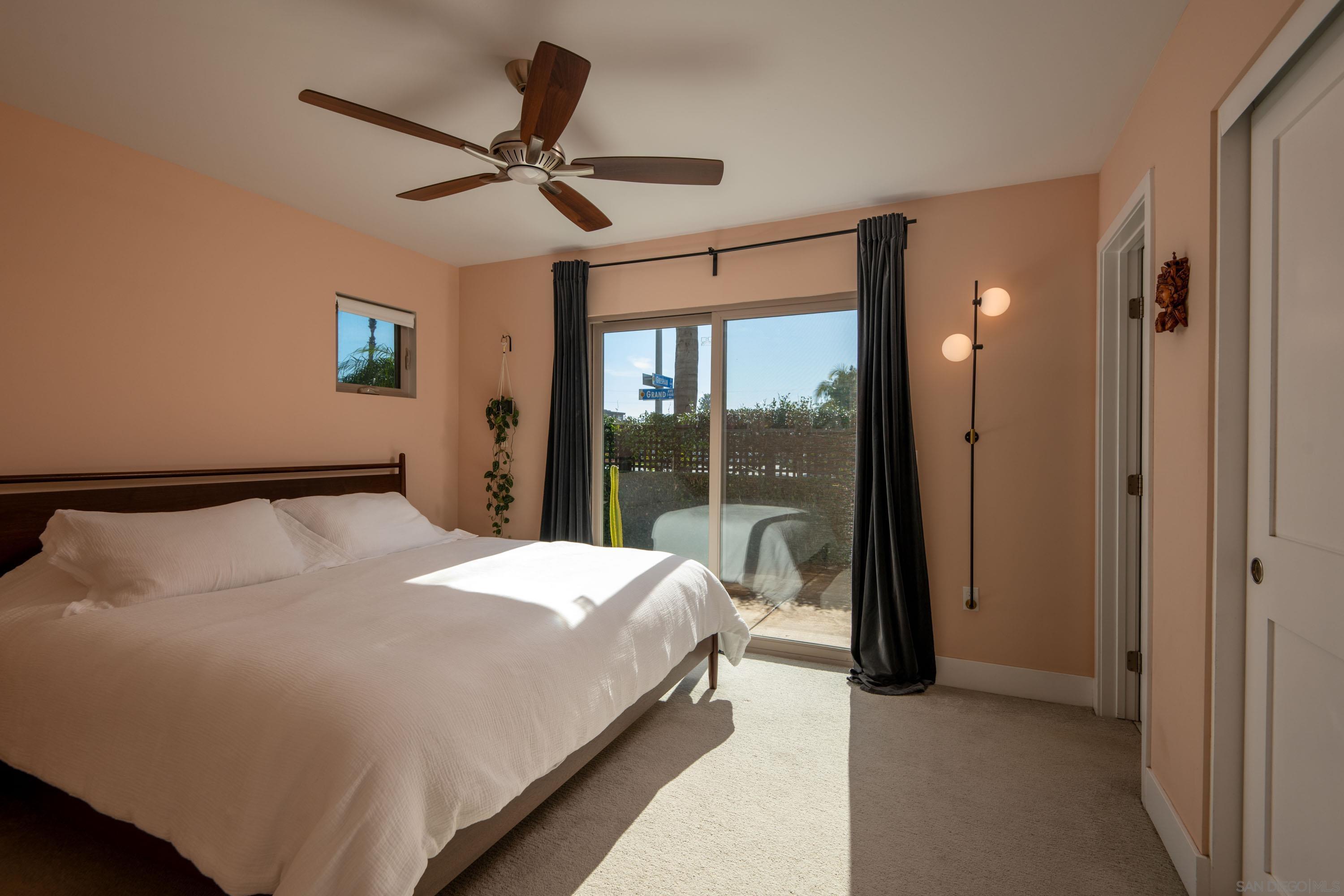 Detail Gallery Image 12 of 29 For 4410  Gresham St, San Diego,  CA 92109 - 3 Beds | 2/1 Baths