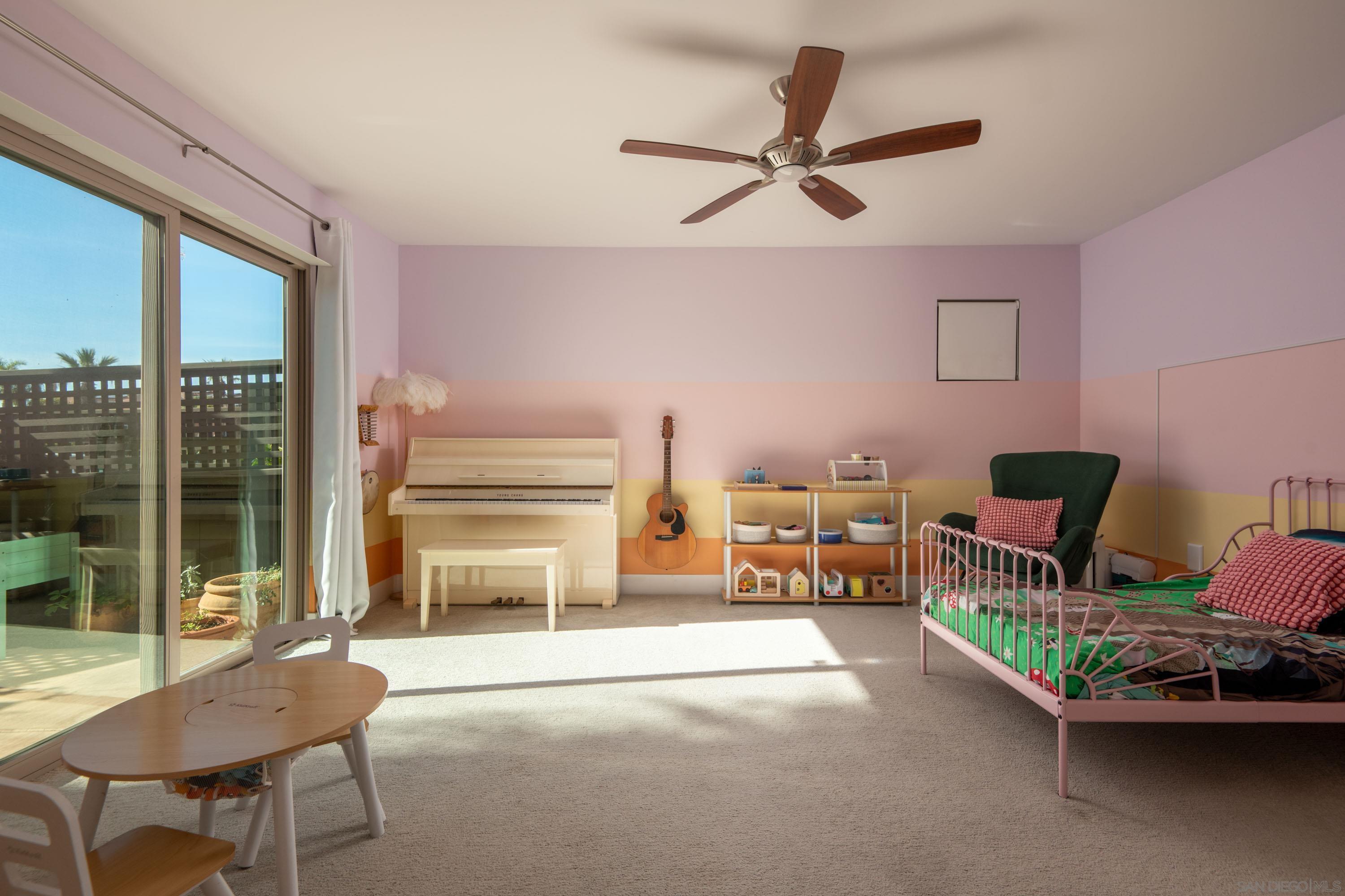 Detail Gallery Image 14 of 29 For 4410  Gresham St, San Diego,  CA 92109 - 3 Beds | 2/1 Baths