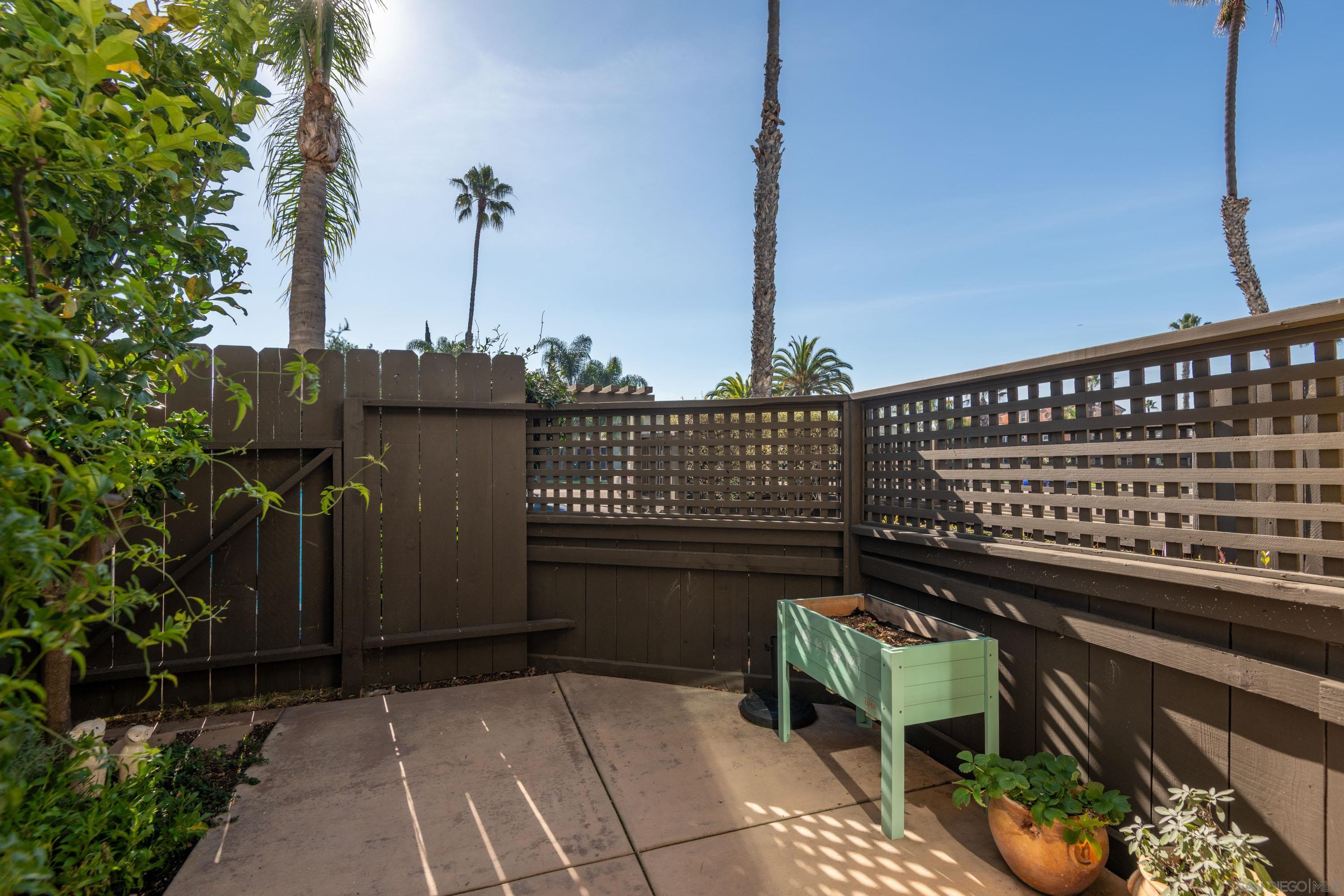 Detail Gallery Image 17 of 29 For 4410  Gresham St, San Diego,  CA 92109 - 3 Beds | 2/1 Baths