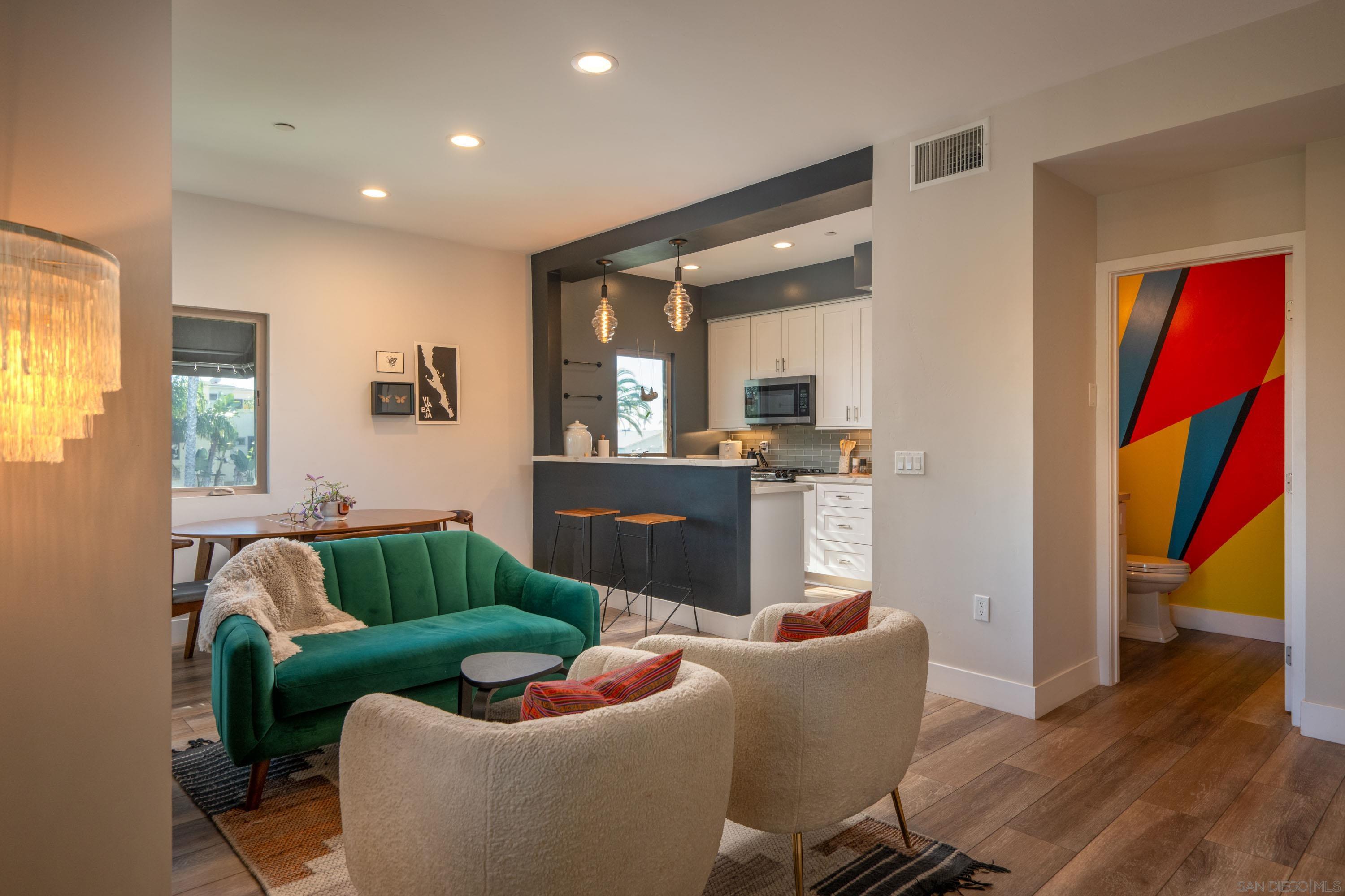 Detail Gallery Image 7 of 29 For 4410  Gresham St, San Diego,  CA 92109 - 3 Beds | 2/1 Baths