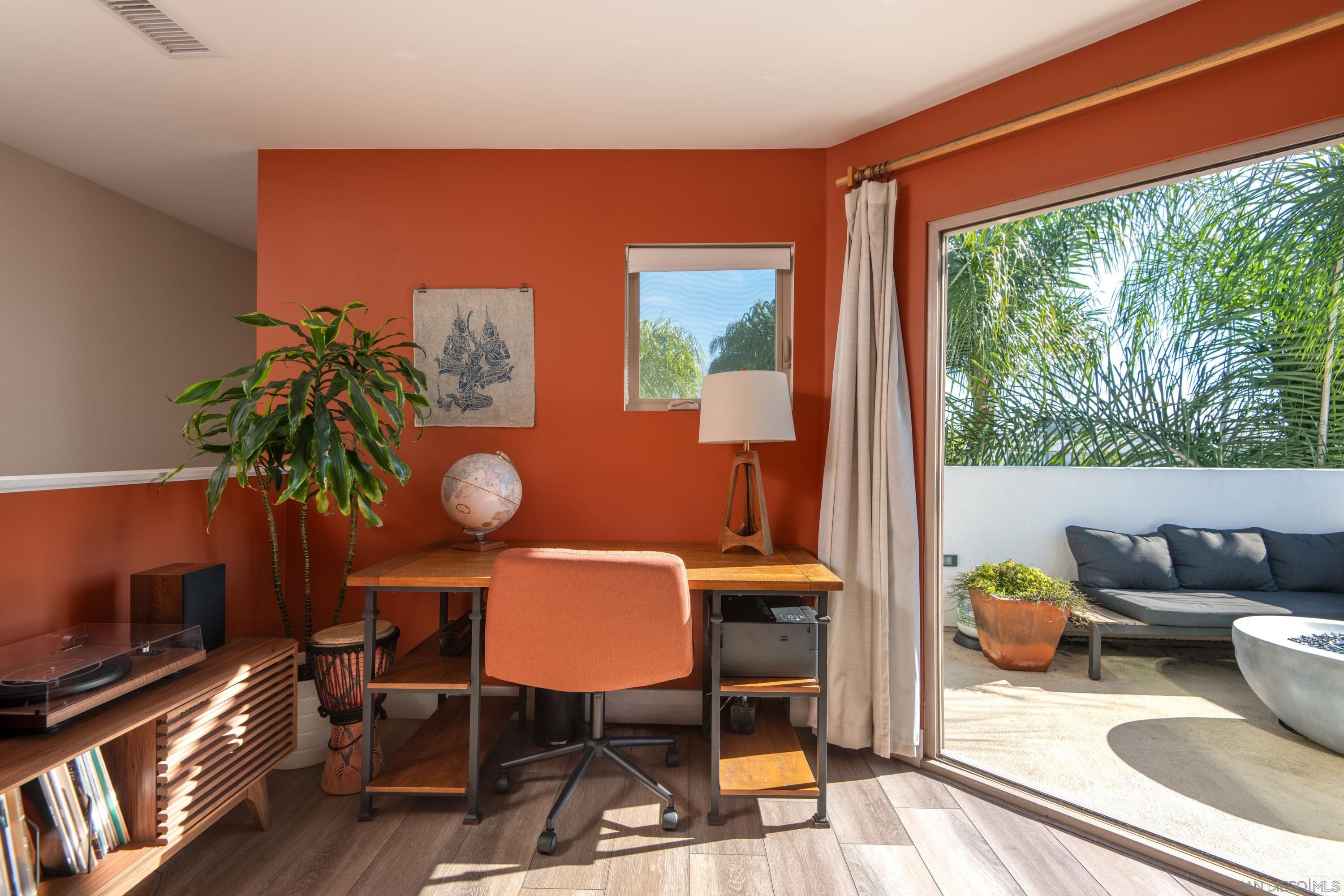 Detail Gallery Image 9 of 29 For 4410  Gresham St, San Diego,  CA 92109 - 3 Beds | 2/1 Baths