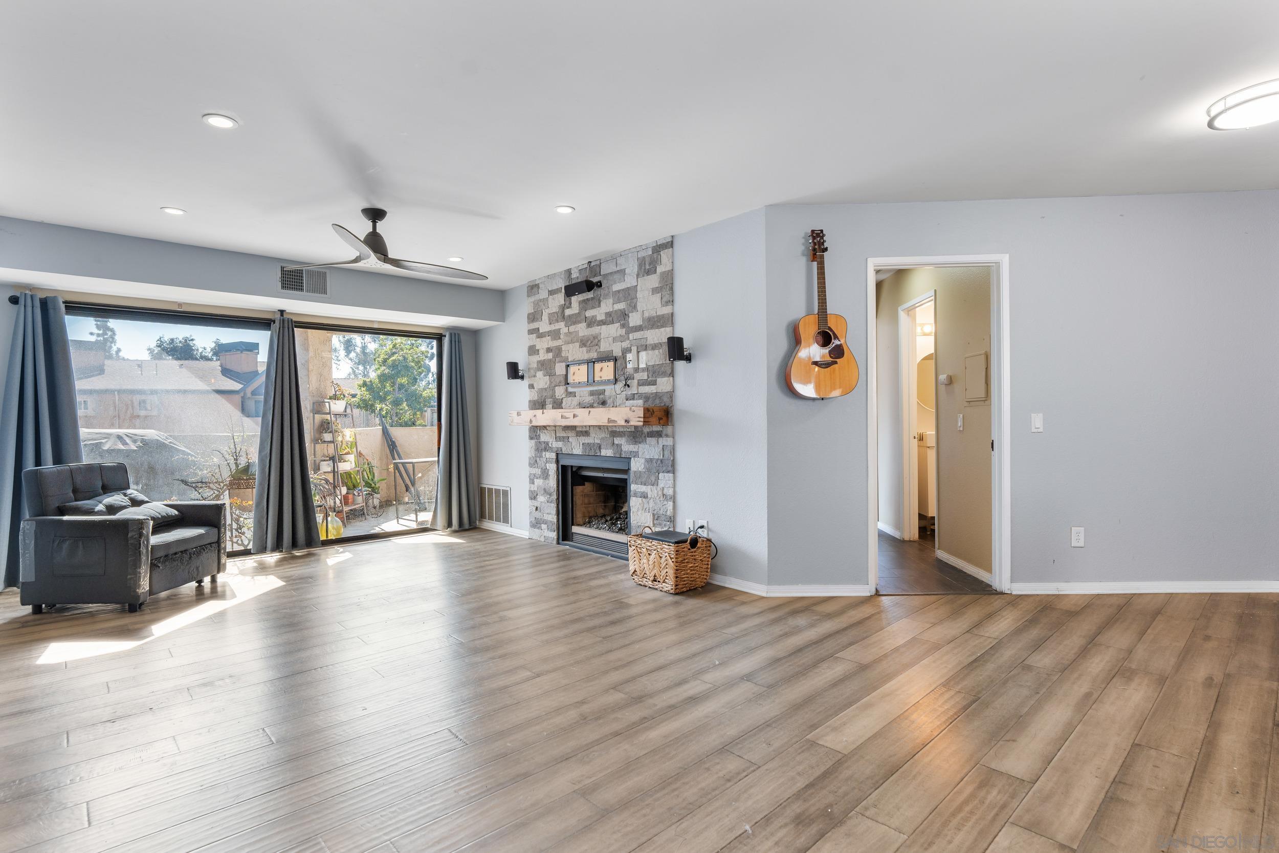 Detail Gallery Image 8 of 24 For 9721  Mesa Springs Way  168, San Diego,  CA 92126 - 2 Beds | 2 Baths