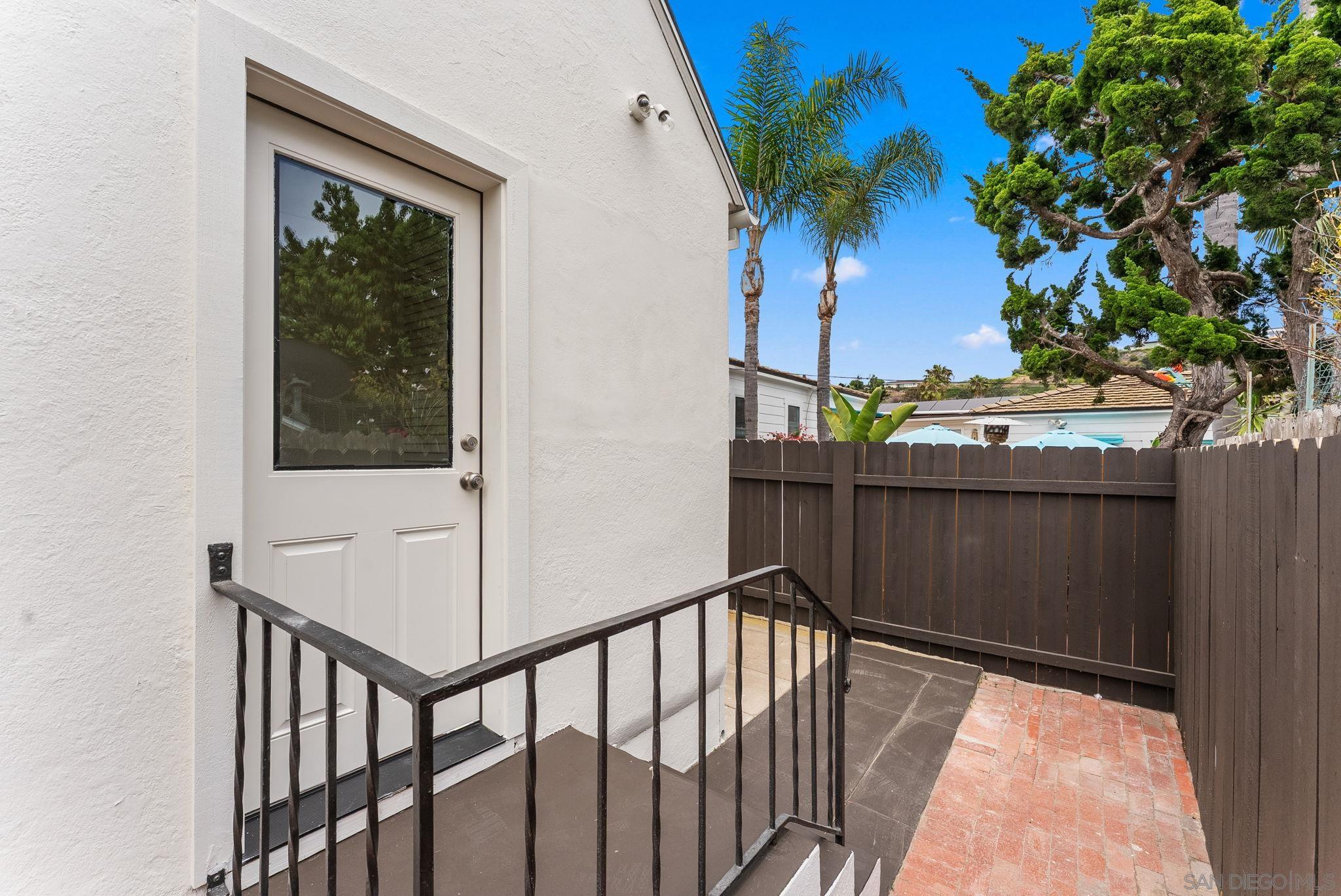 Detail Gallery Image 18 of 33 For 503  Rosemont St, La Jolla,  CA 92037 - 2 Beds | 1 Baths