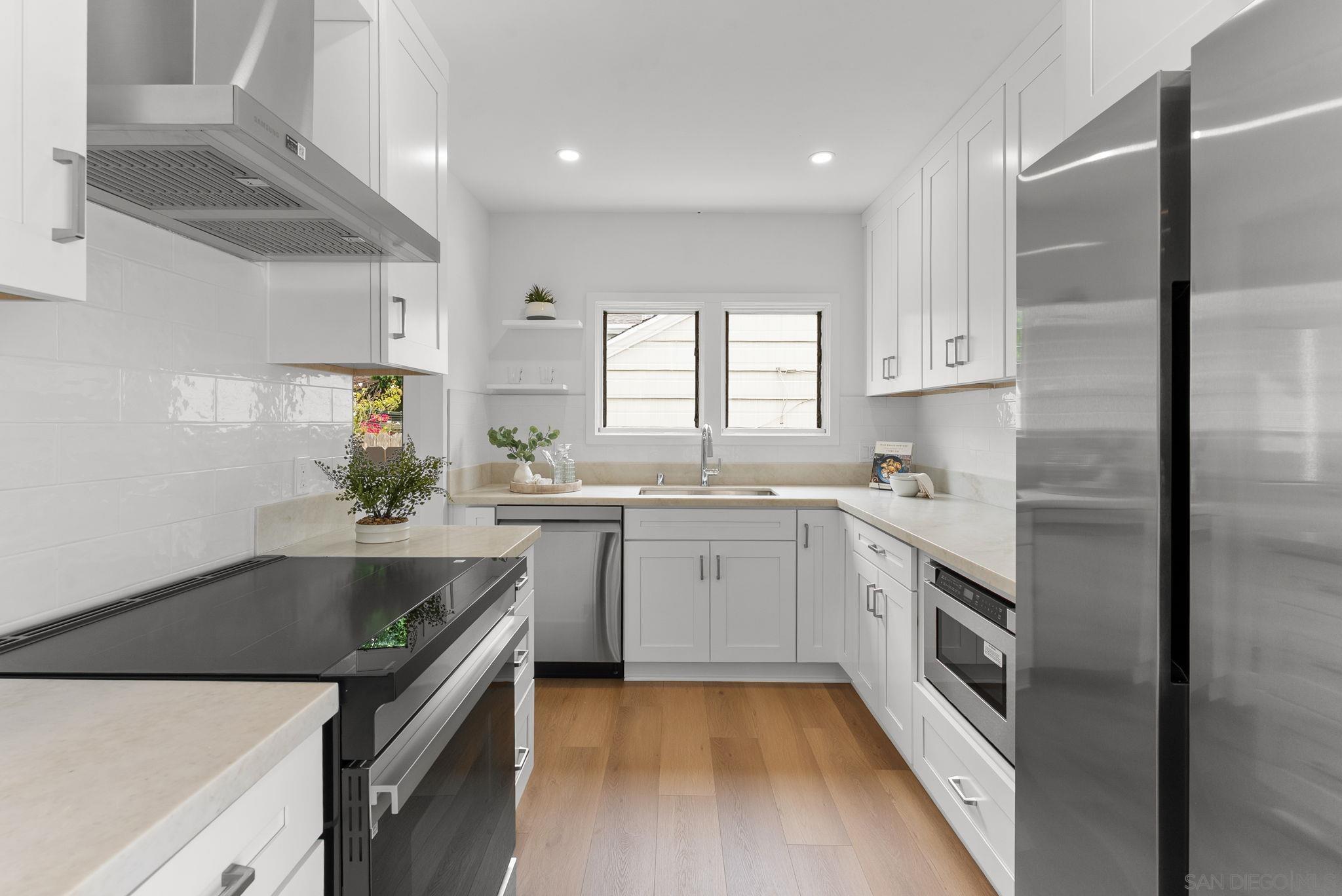 Detail Gallery Image 7 of 33 For 503  Rosemont St, La Jolla,  CA 92037 - 2 Beds | 1 Baths